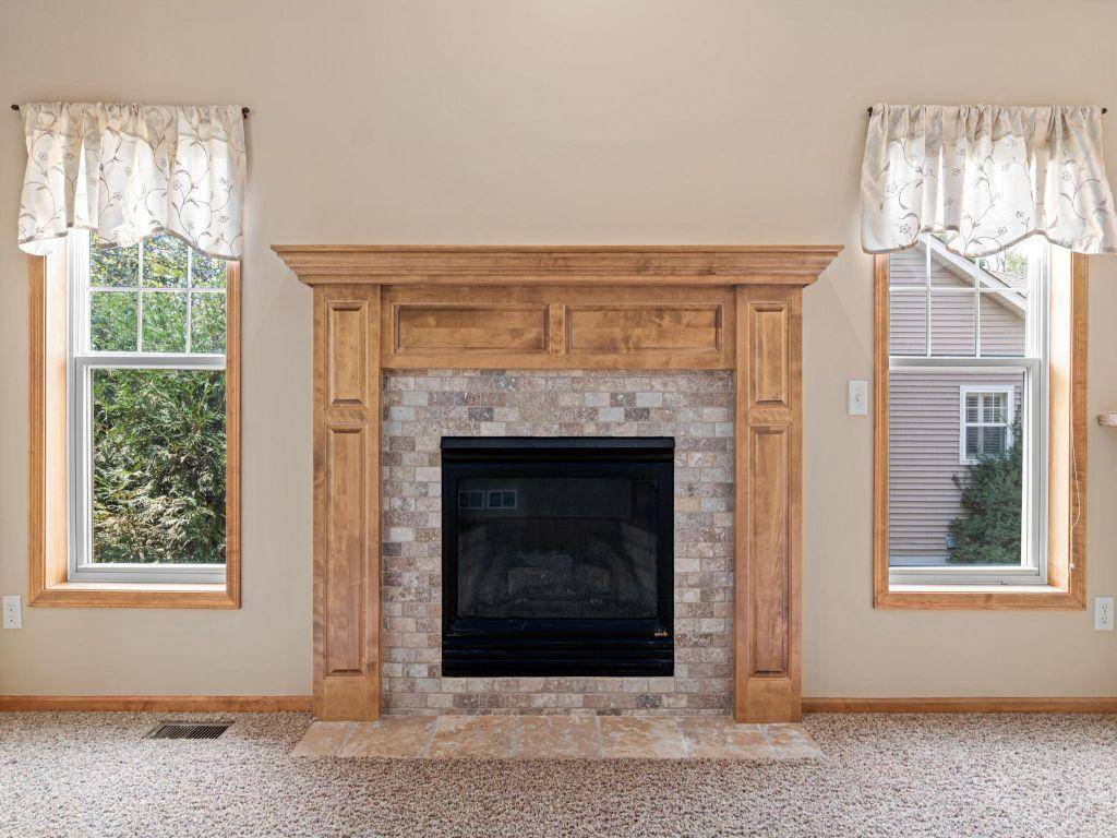 198 Thompson AVE E, West Saint Paul, MN 55118
