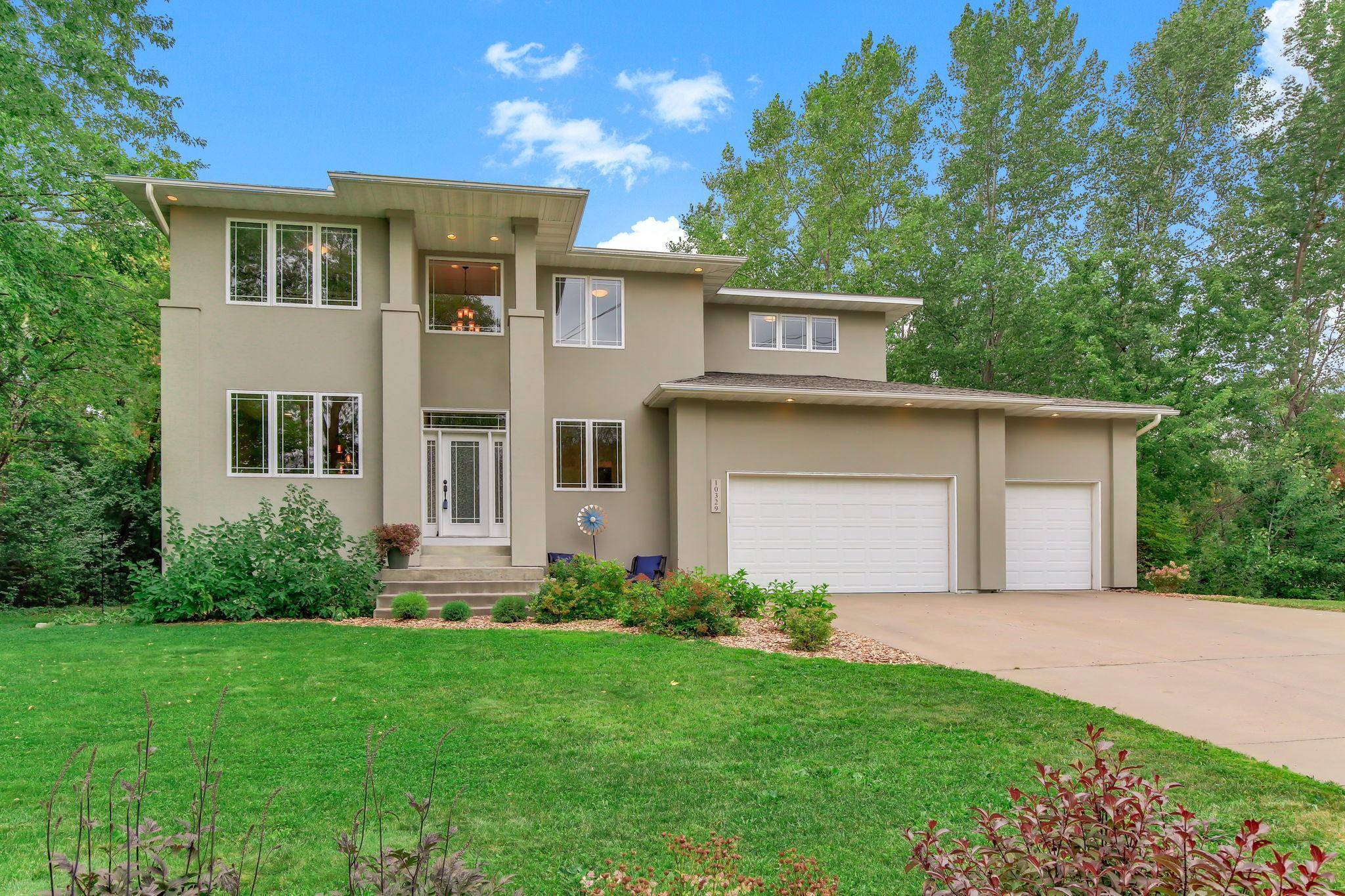 10329 N Noble AVE N, Brooklyn Park, MN 55443