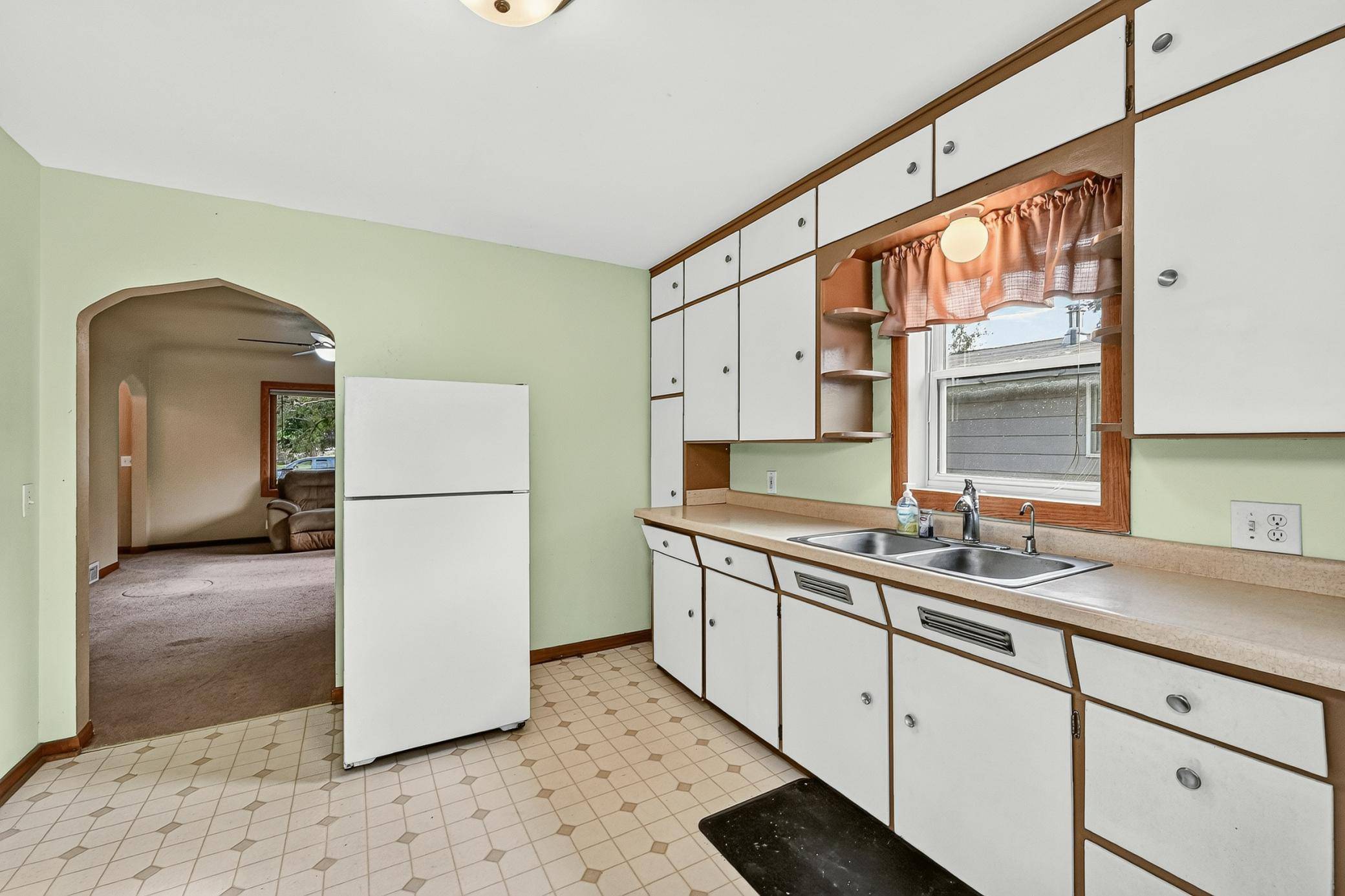 310 E Main ST, Brownsdale, MN 55918