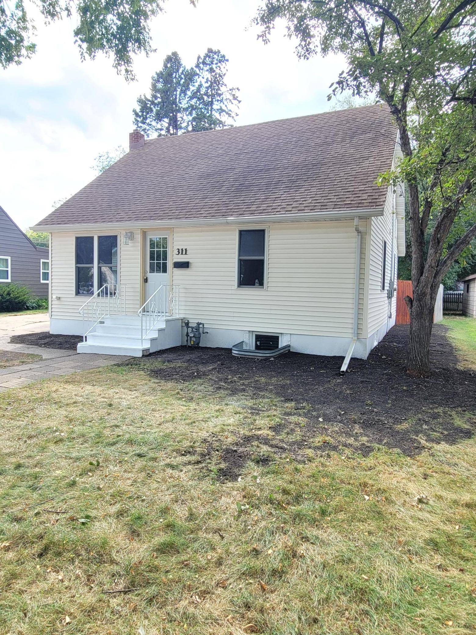 311 14th ST N, Moorhead, MN 56560