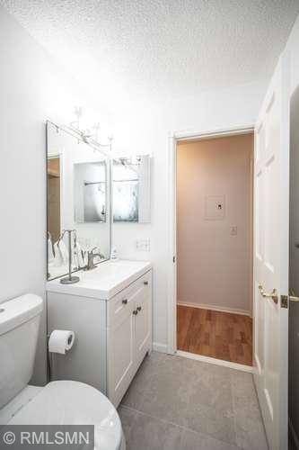 135 Viking DR E #102, Little Canada, MN 55117