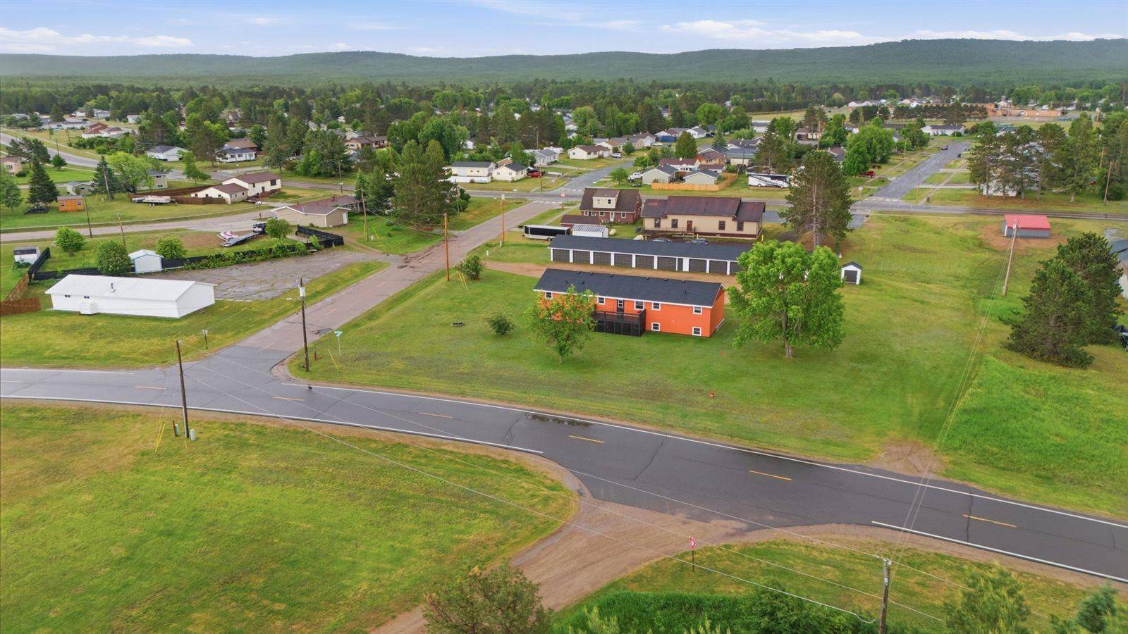 12 Linney ST, Babbitt, MN 55706