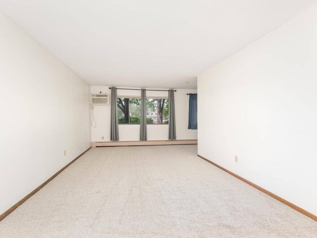 4101 Parklawn Avenue #130, Edina, MN 55435