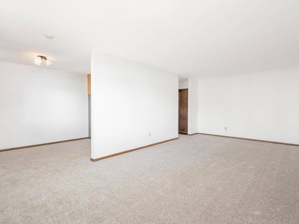 4101 Parklawn Avenue #130, Edina, MN 55435