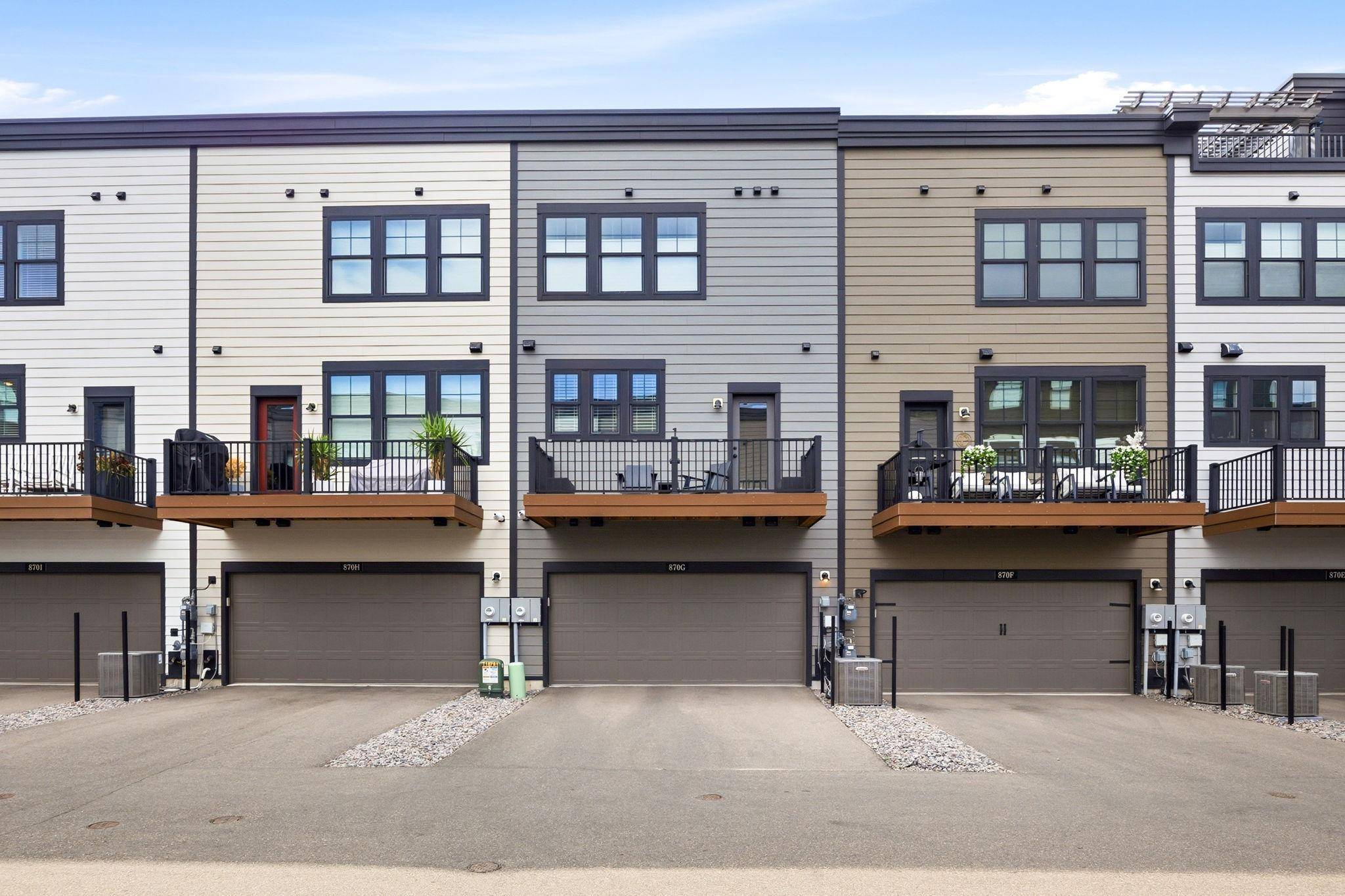 870 Mount Curve BLVD #G, Saint Paul, MN 55116