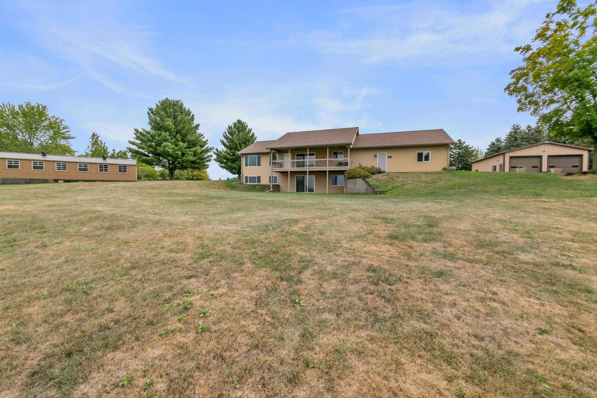 671 Kinney RD, Hudson, WI 54016
