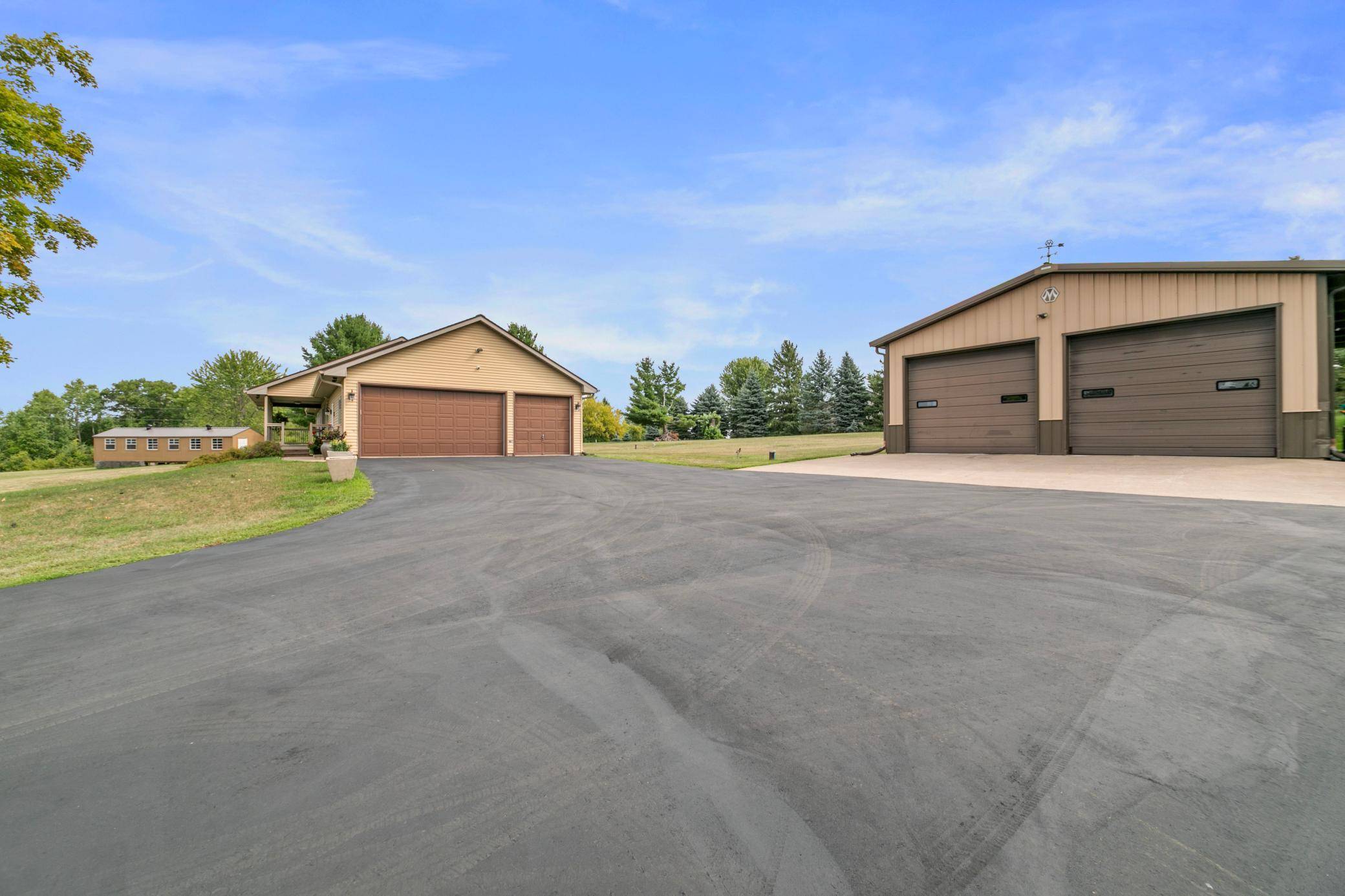 671 Kinney RD, Hudson, WI 54016