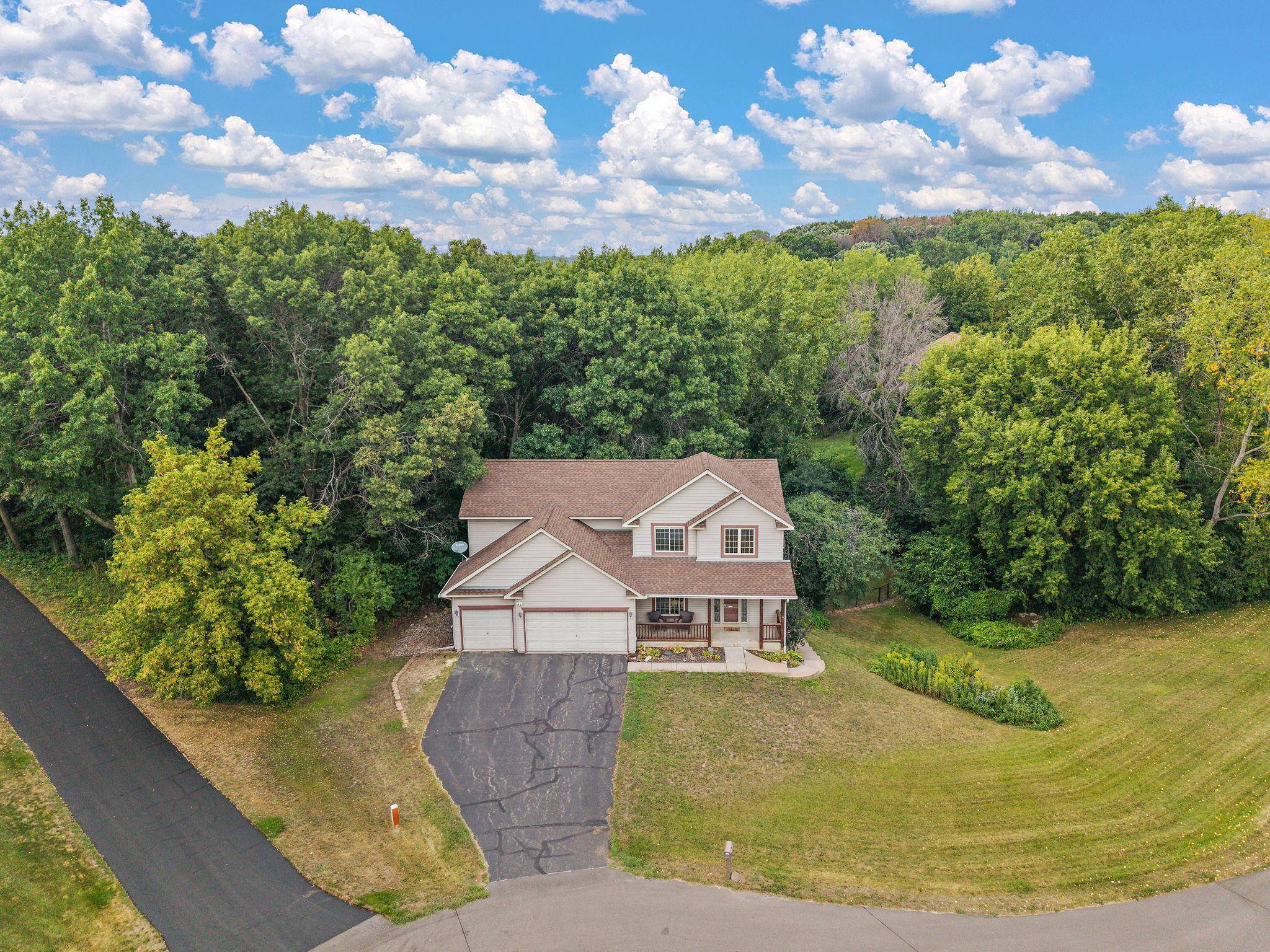2554 Haller LN E, Maplewood, MN 55119
