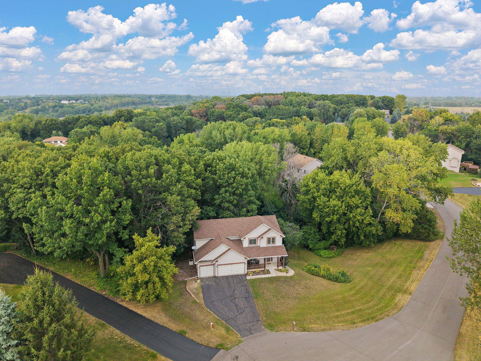 2554 Haller LN E, Maplewood, MN 55119