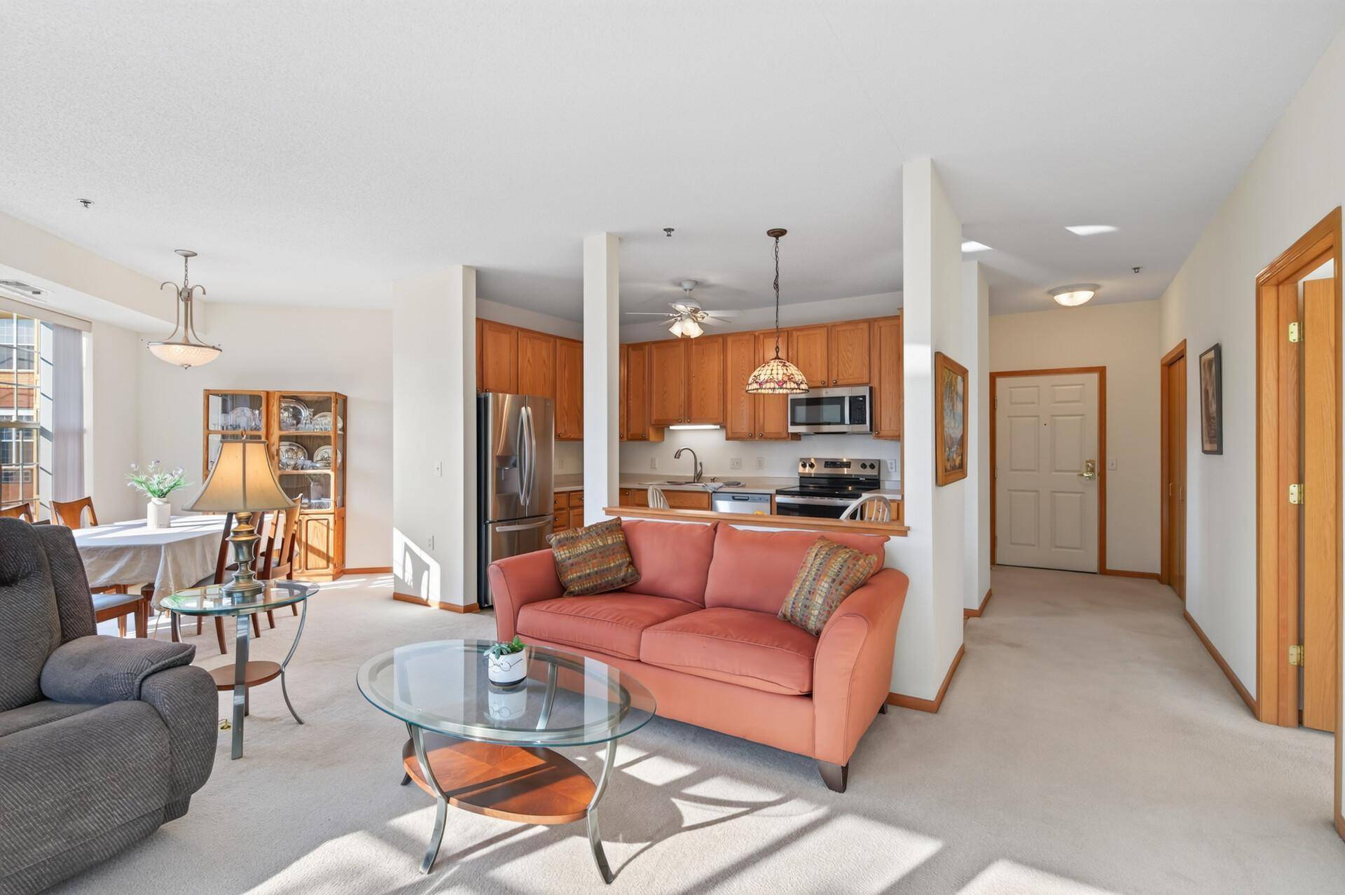 15001 Burnhaven DR #216, Burnsville, MN 55306