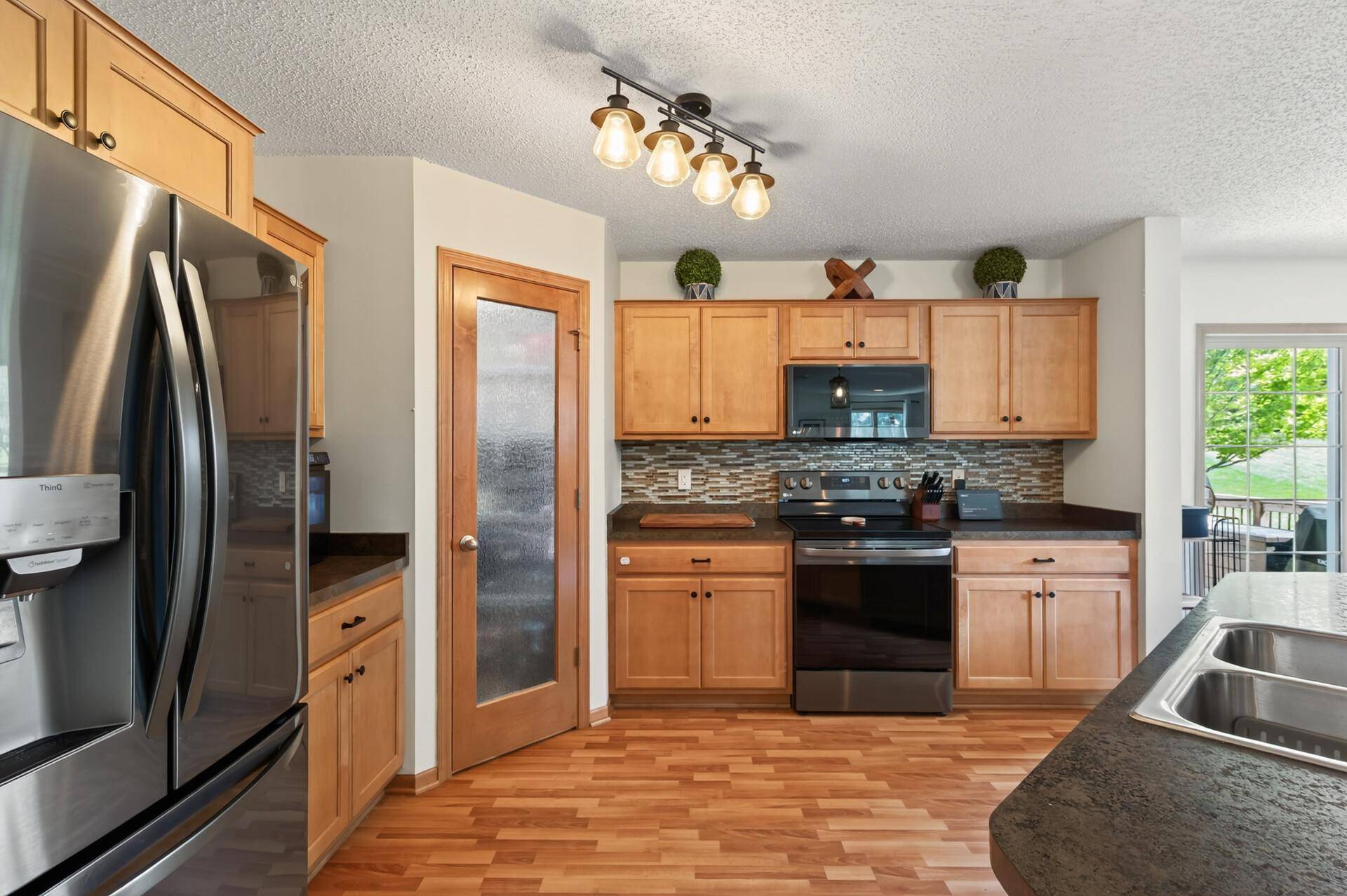 2052 Cobblestone DR, Cologne, MN 55322