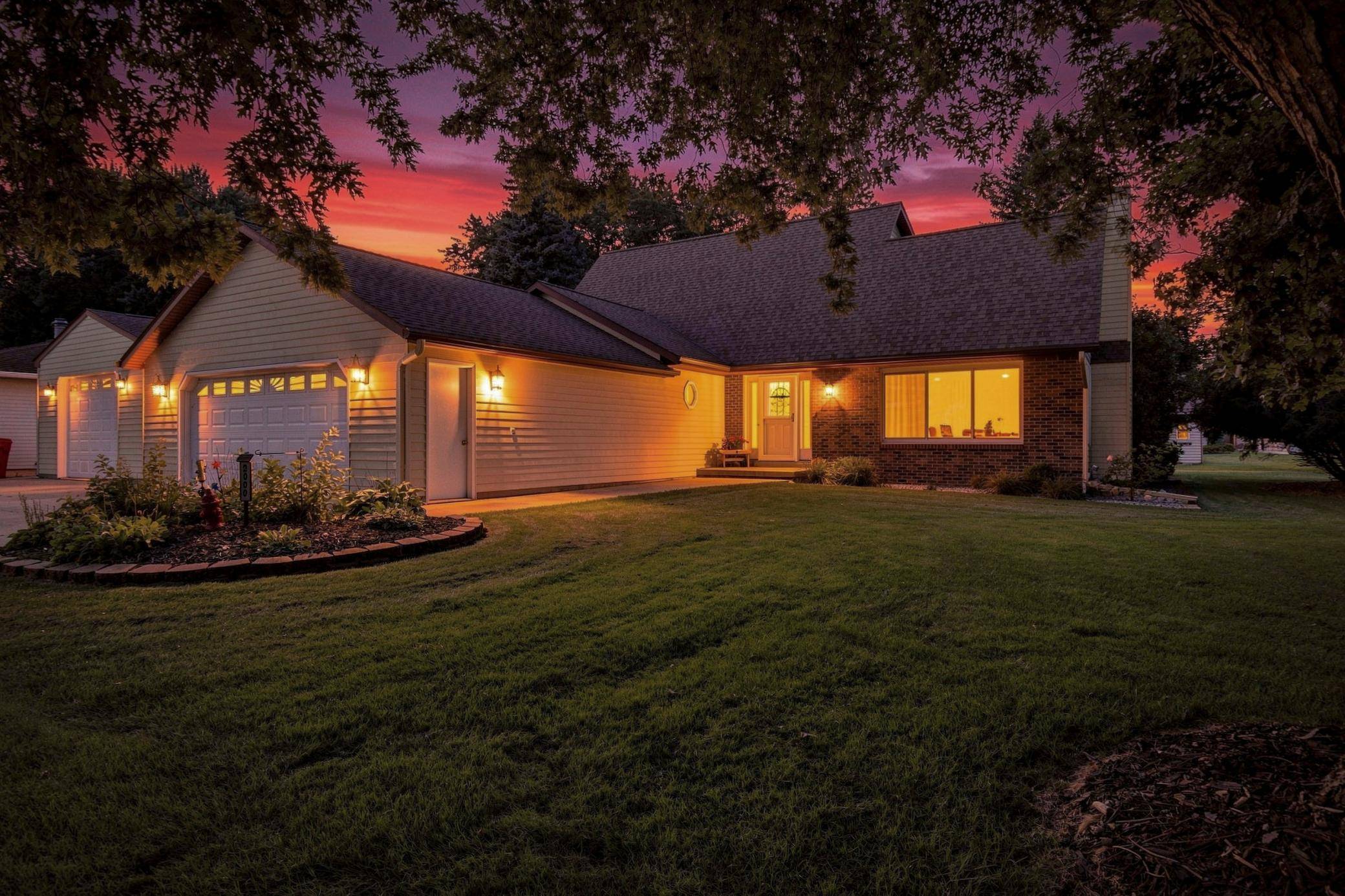 2000 9th ST SW, Austin, MN 55912