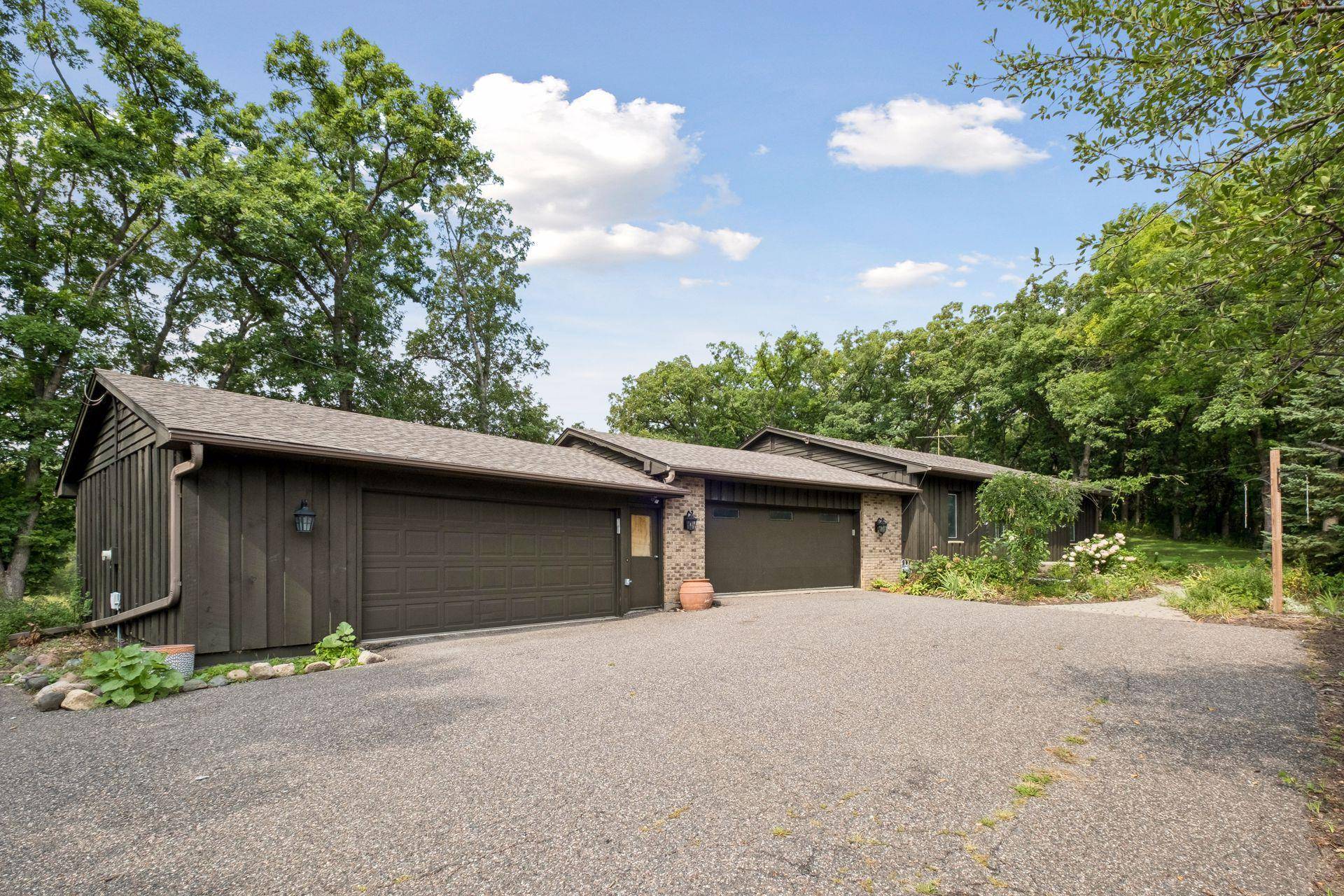 16599 Kenwood TRL, Lakeville, MN 55044