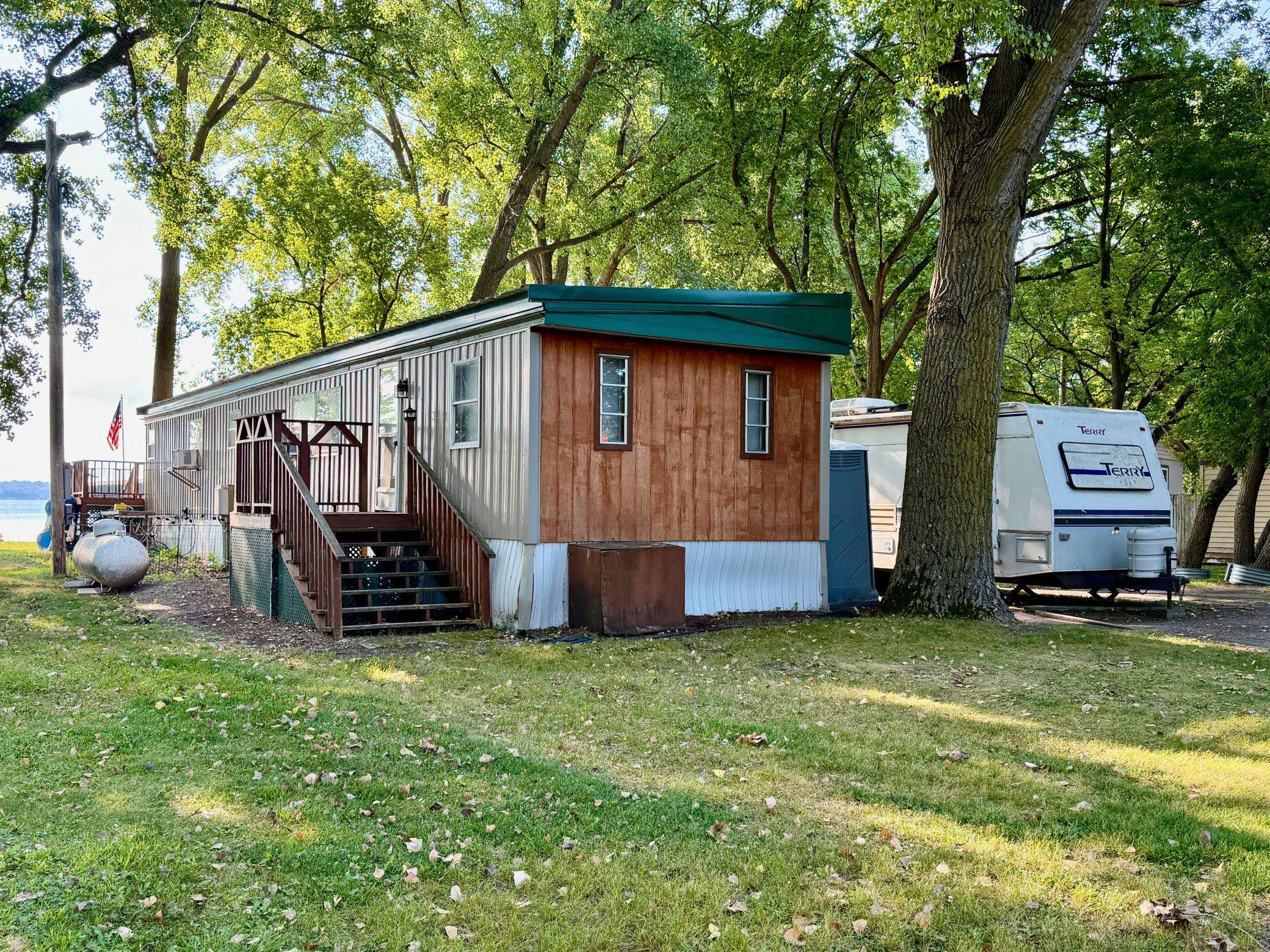 48470 Baileys Bay RD, Big Stone City, SD 57216
