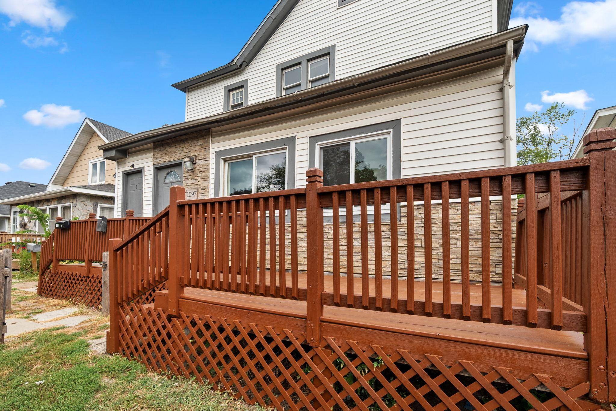 1097 Suburban AVE, Saint Paul, MN 55106
