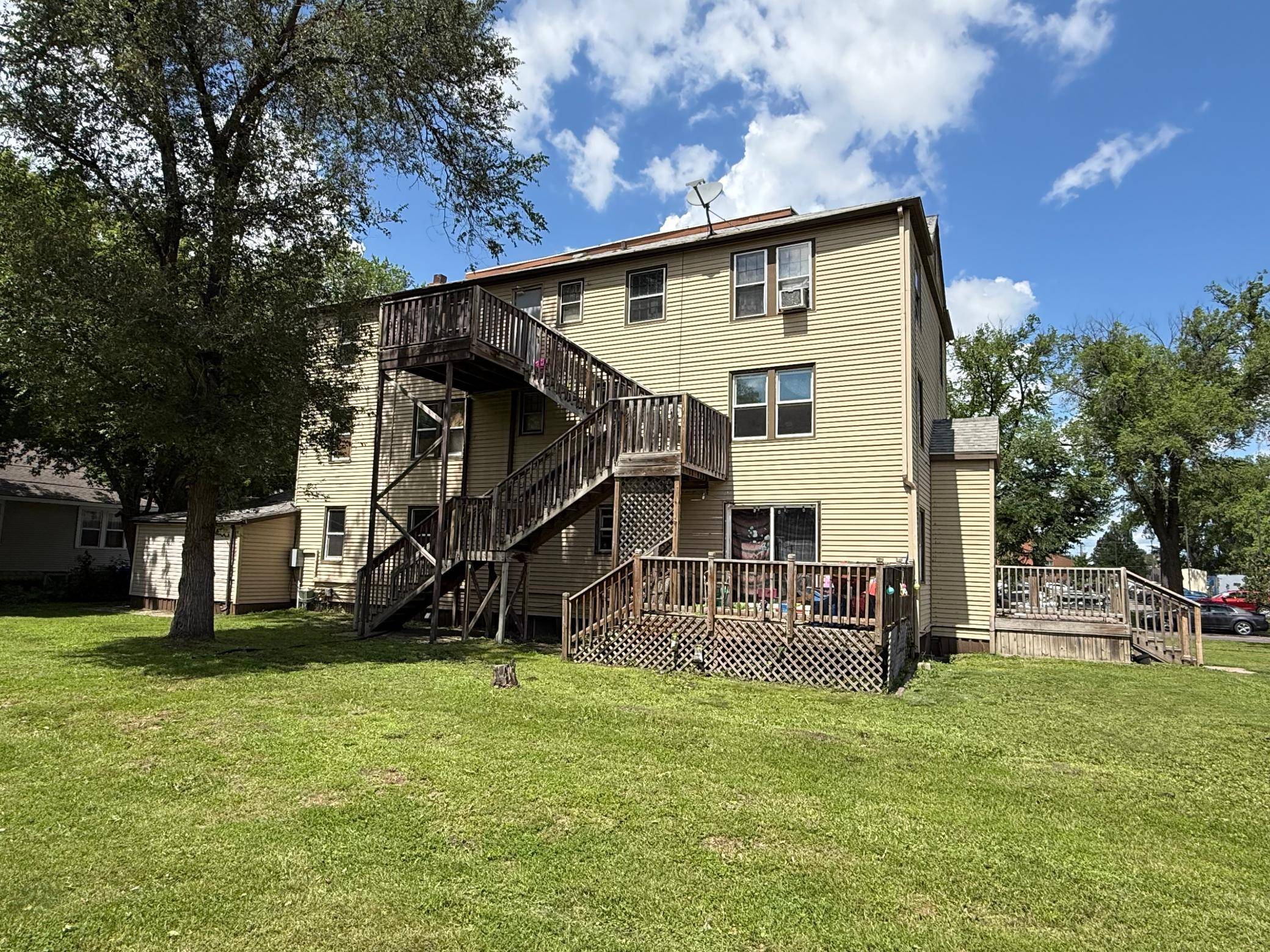 1306 3rd AVE S, Fargo, ND 58103