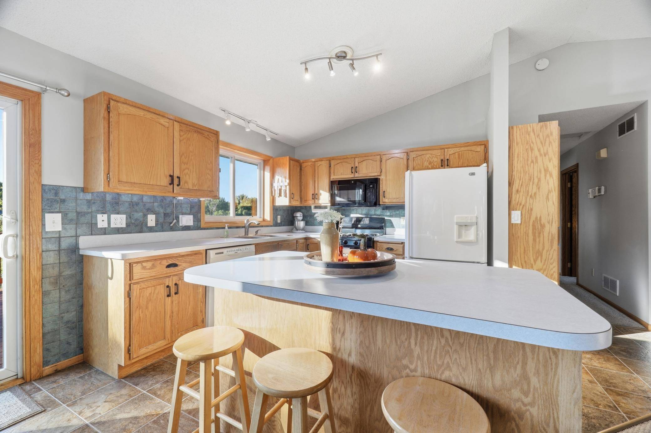 1475 Oak Ridge CIR, Monticello, MN 55362