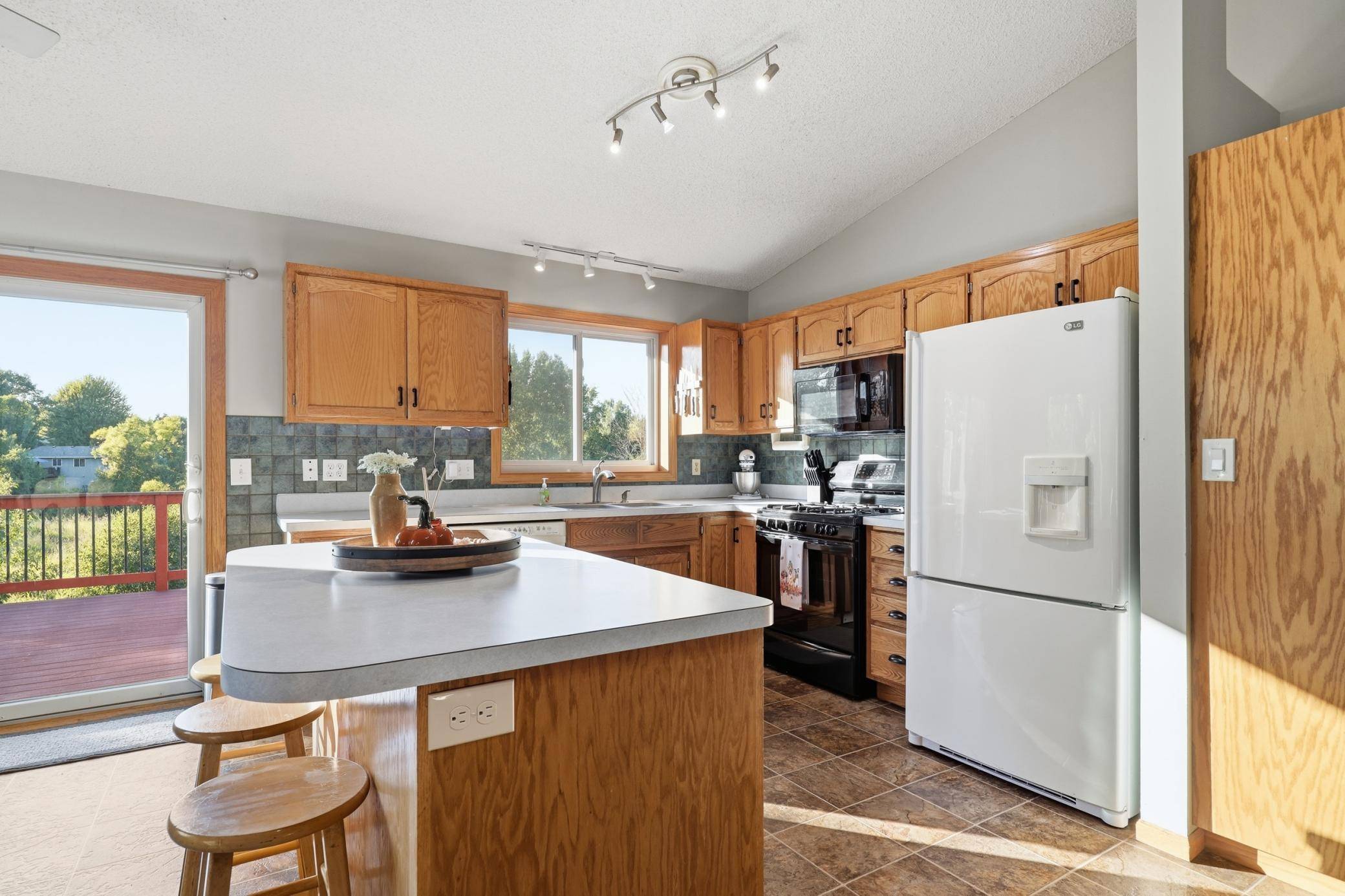 1475 Oak Ridge CIR, Monticello, MN 55362