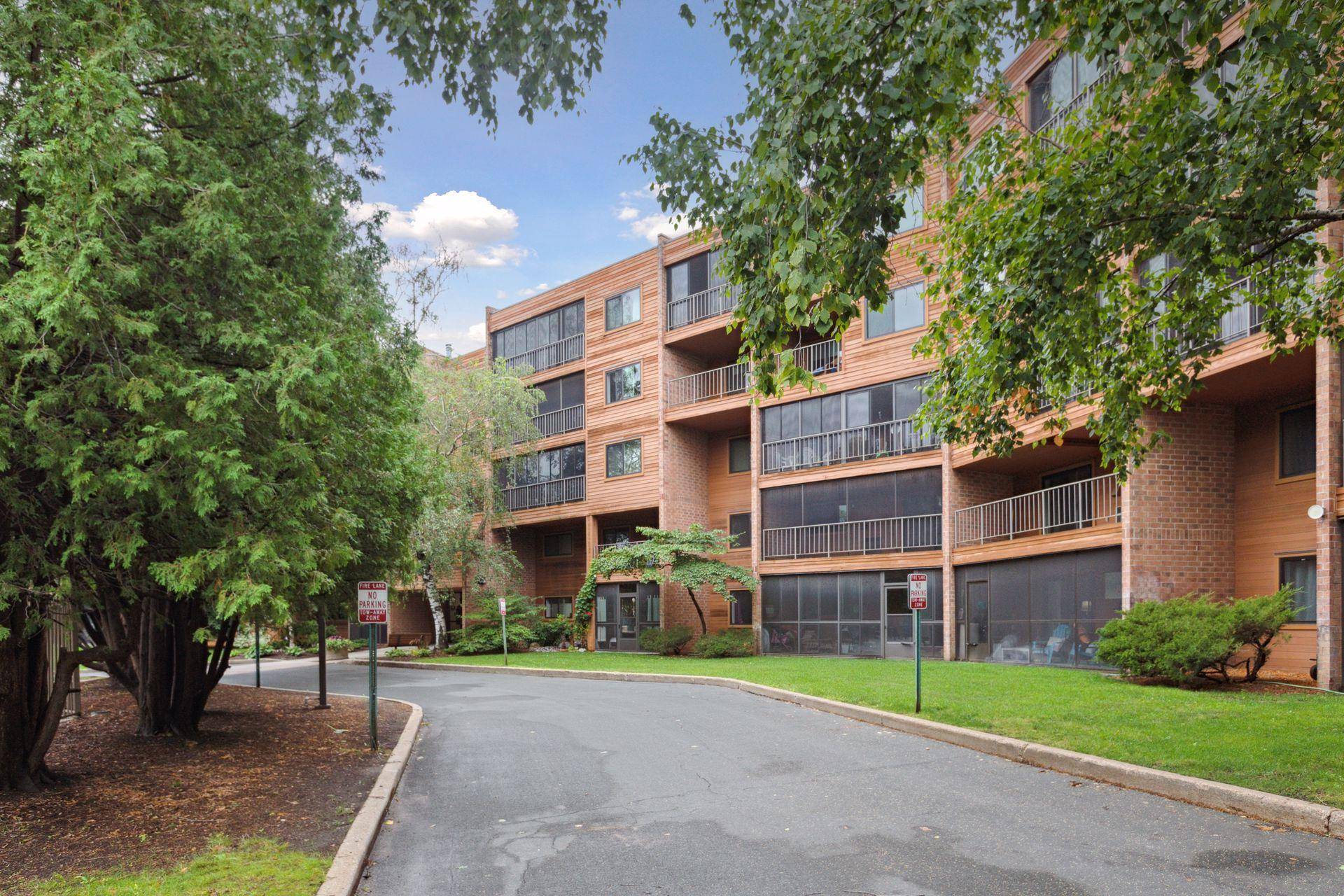3320 Louisiana AVE S #311, Saint Louis Park, MN 55426