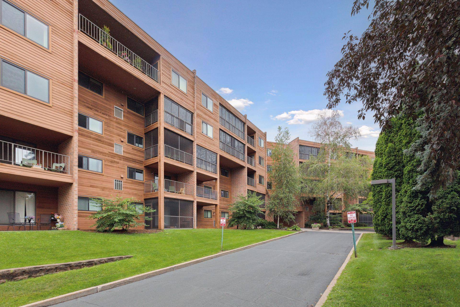 3320 Louisiana AVE S #311, Saint Louis Park, MN 55426