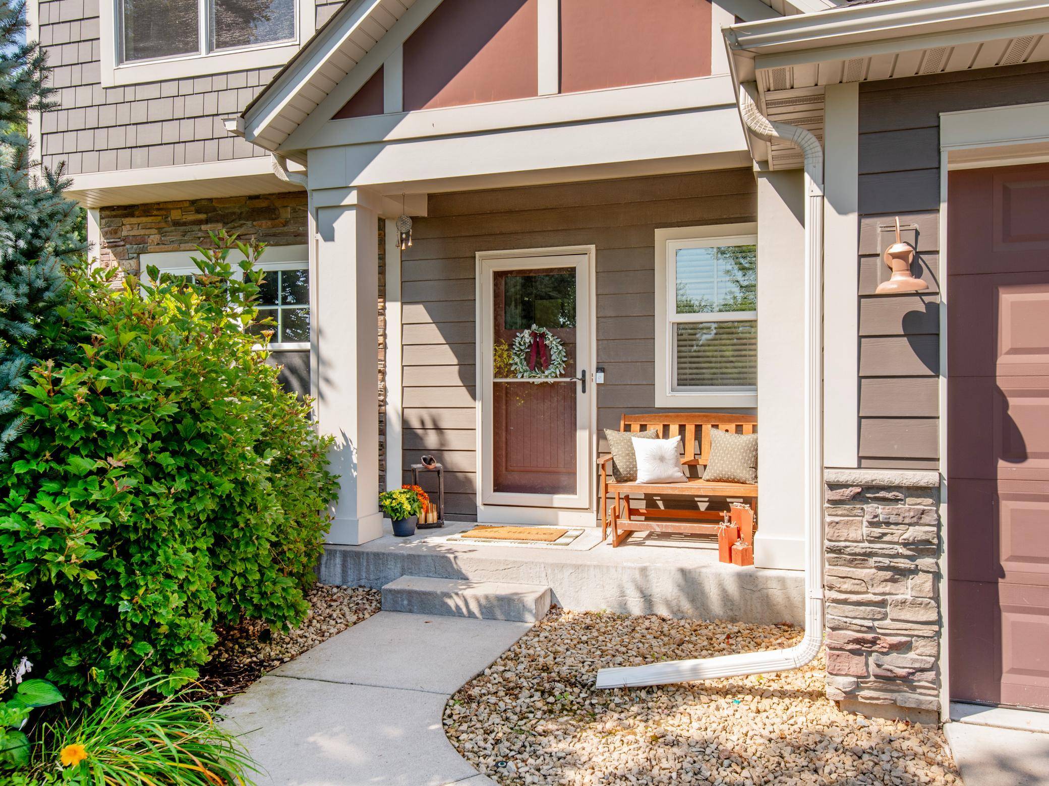 1147 Pine Hill LN, White Bear Lake, MN 55127