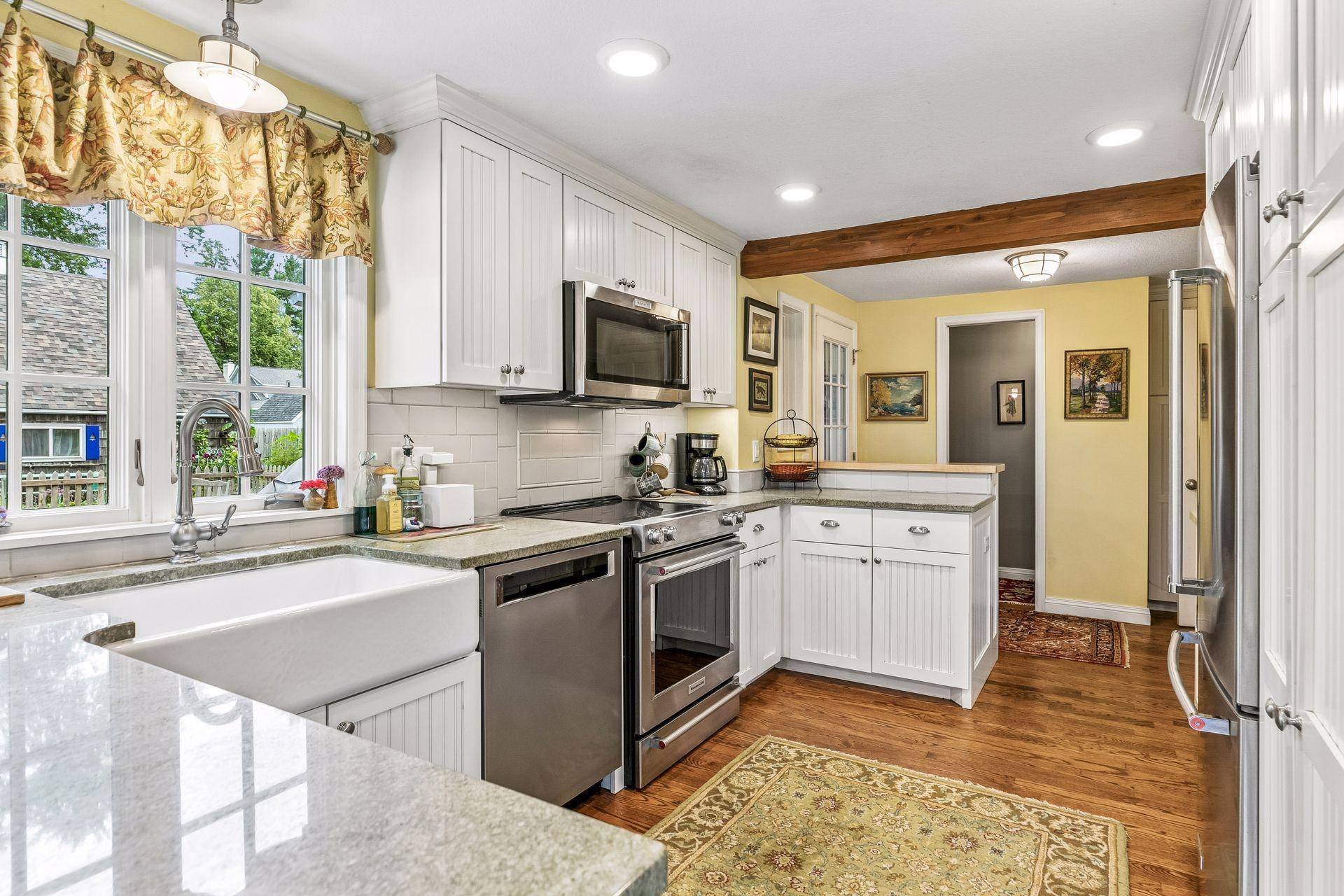 2291 5th ST, White Bear Lake, MN 55110