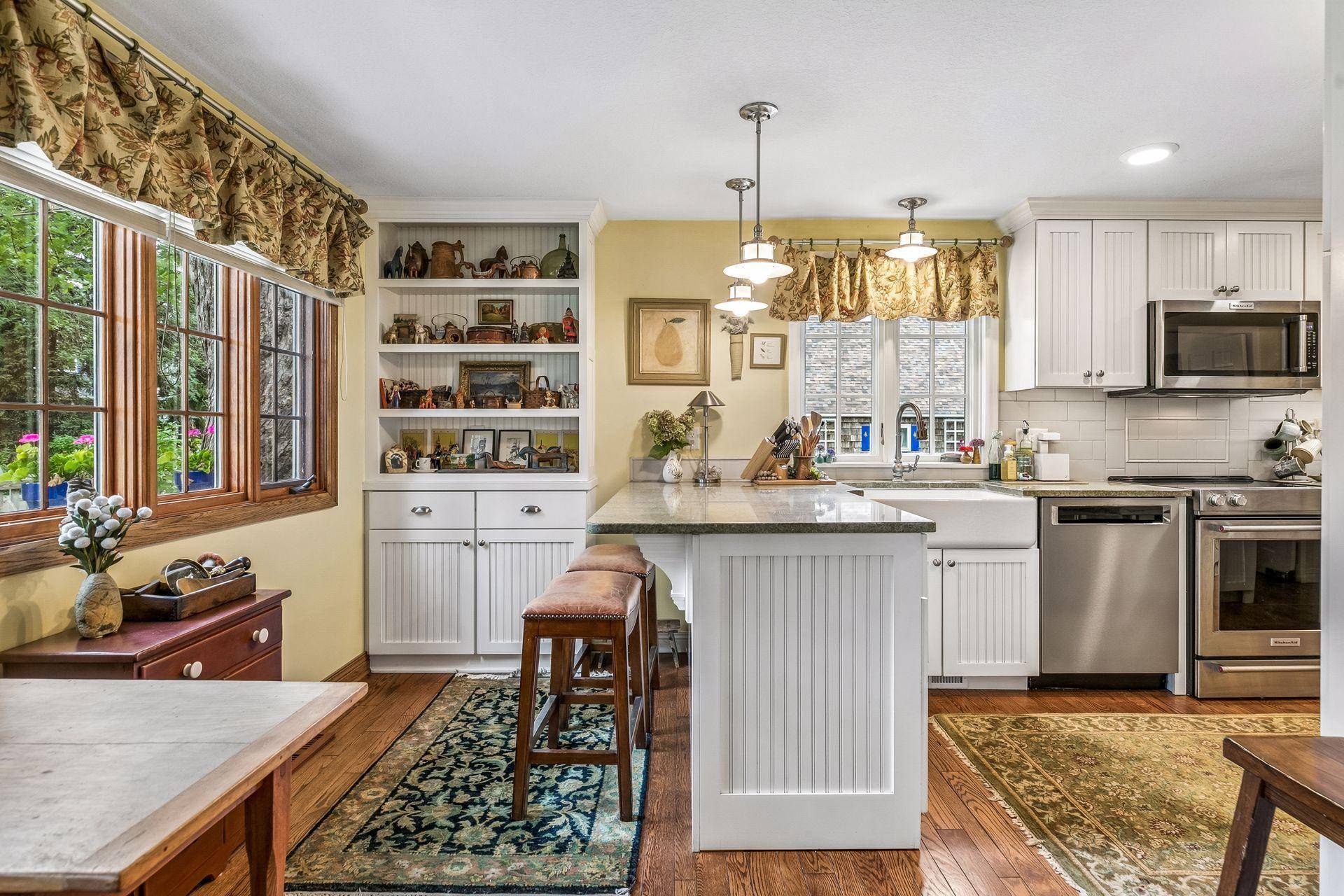 2291 5th ST, White Bear Lake, MN 55110