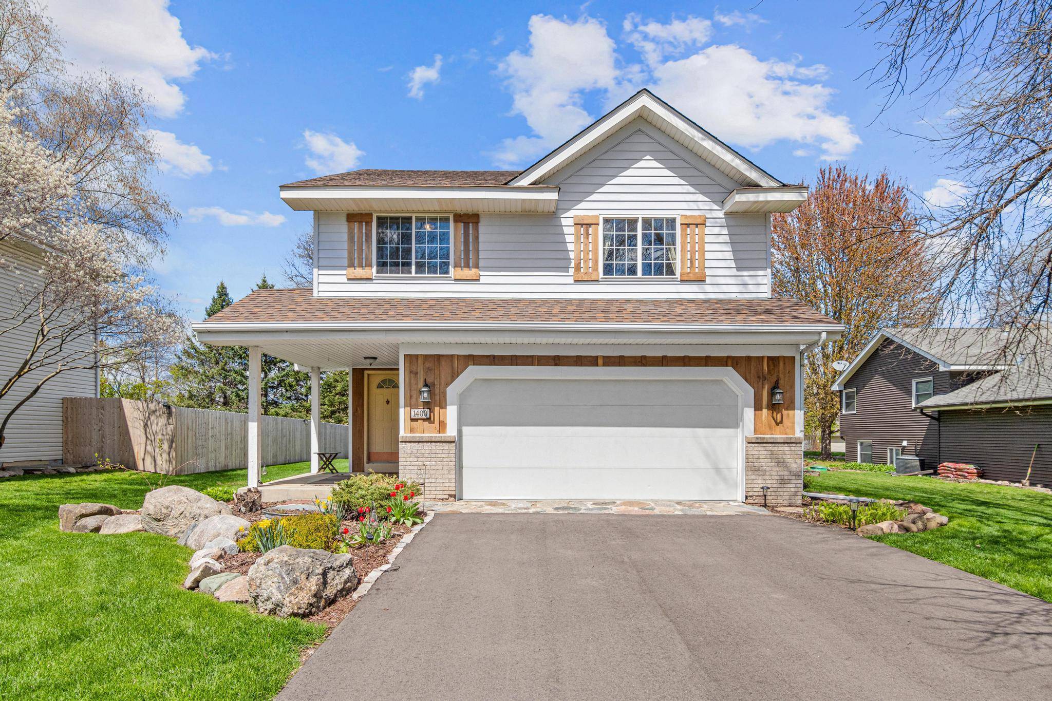 1400 Field Creek CIR, Victoria, MN 55386