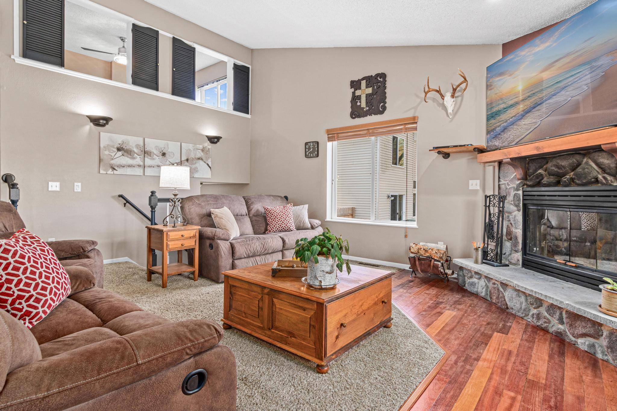 1400 Field Creek CIR, Victoria, MN 55386