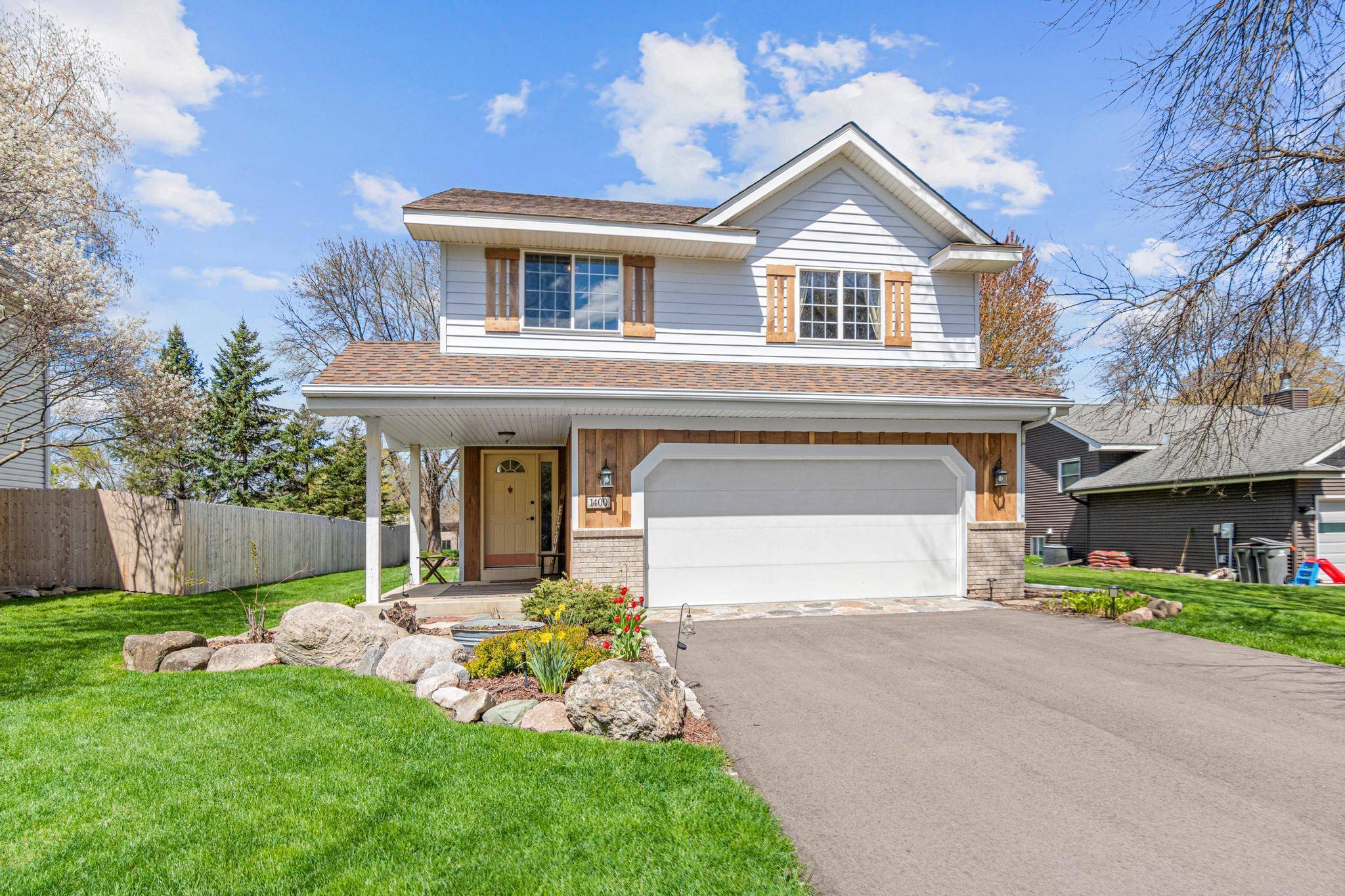 1400 Field Creek CIR, Victoria, MN 55386