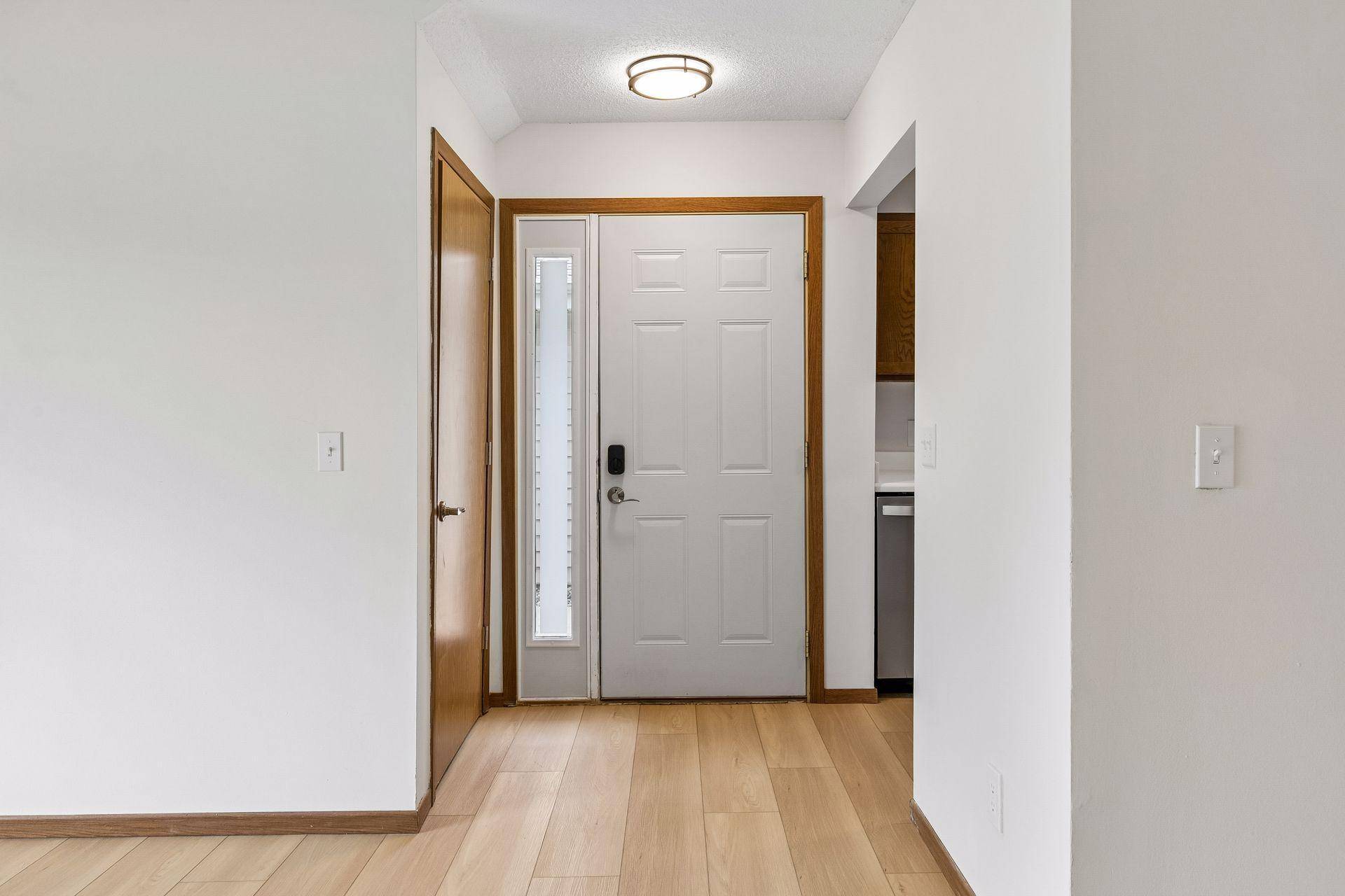 942 E Travelers TRL #58, Burnsville, MN 55337