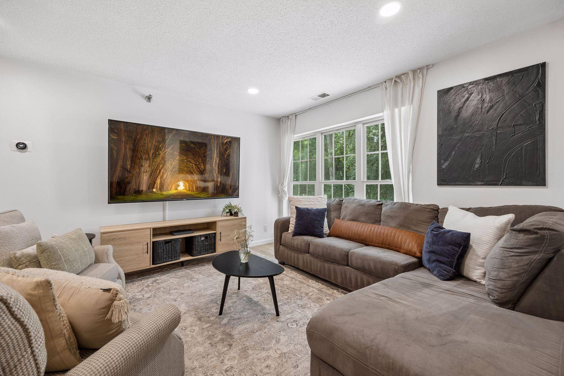 6040 Chasewood Pkwy #2, Minnetonka, MN 55343