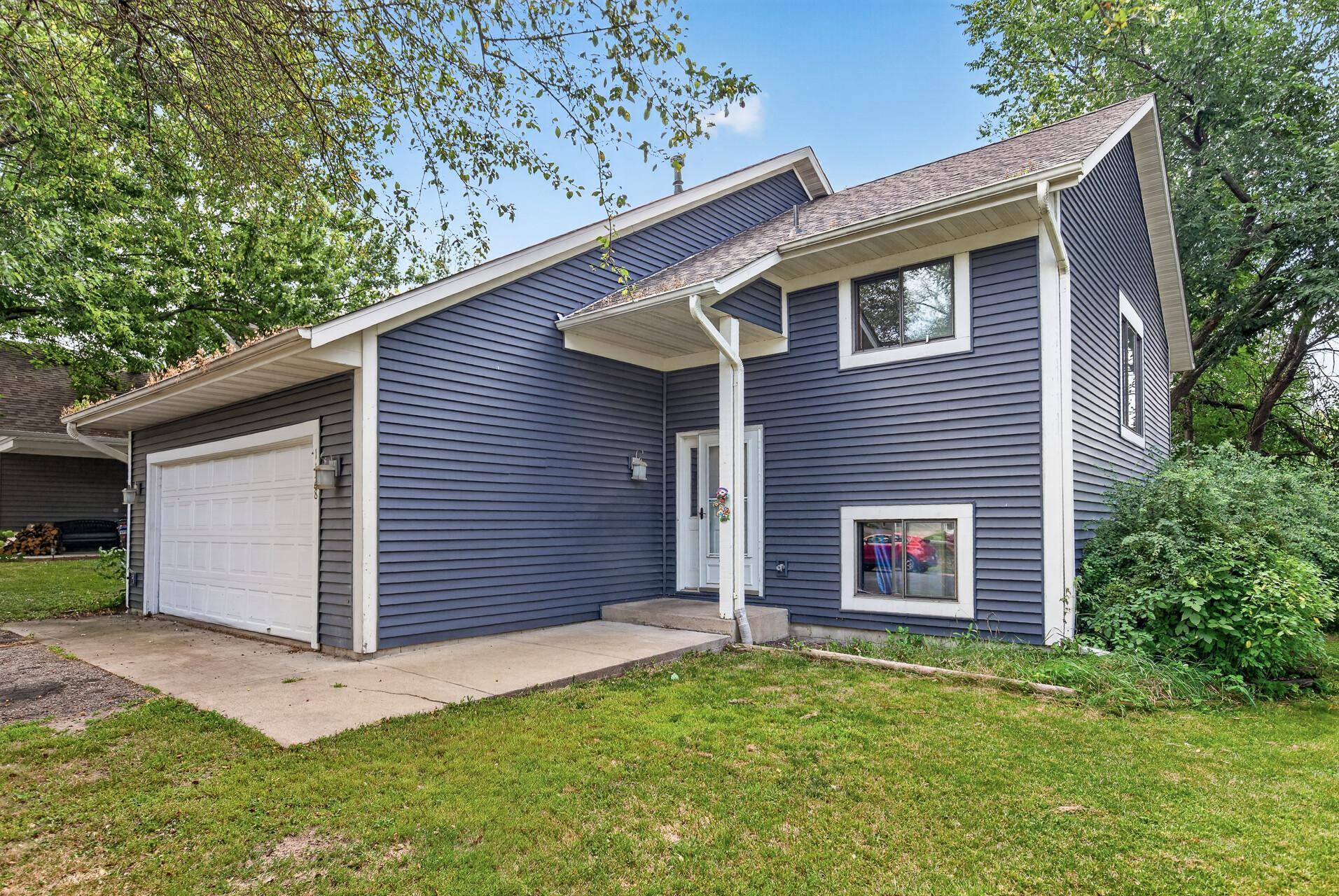 1128 Fox Run RD, Waconia, MN 55387