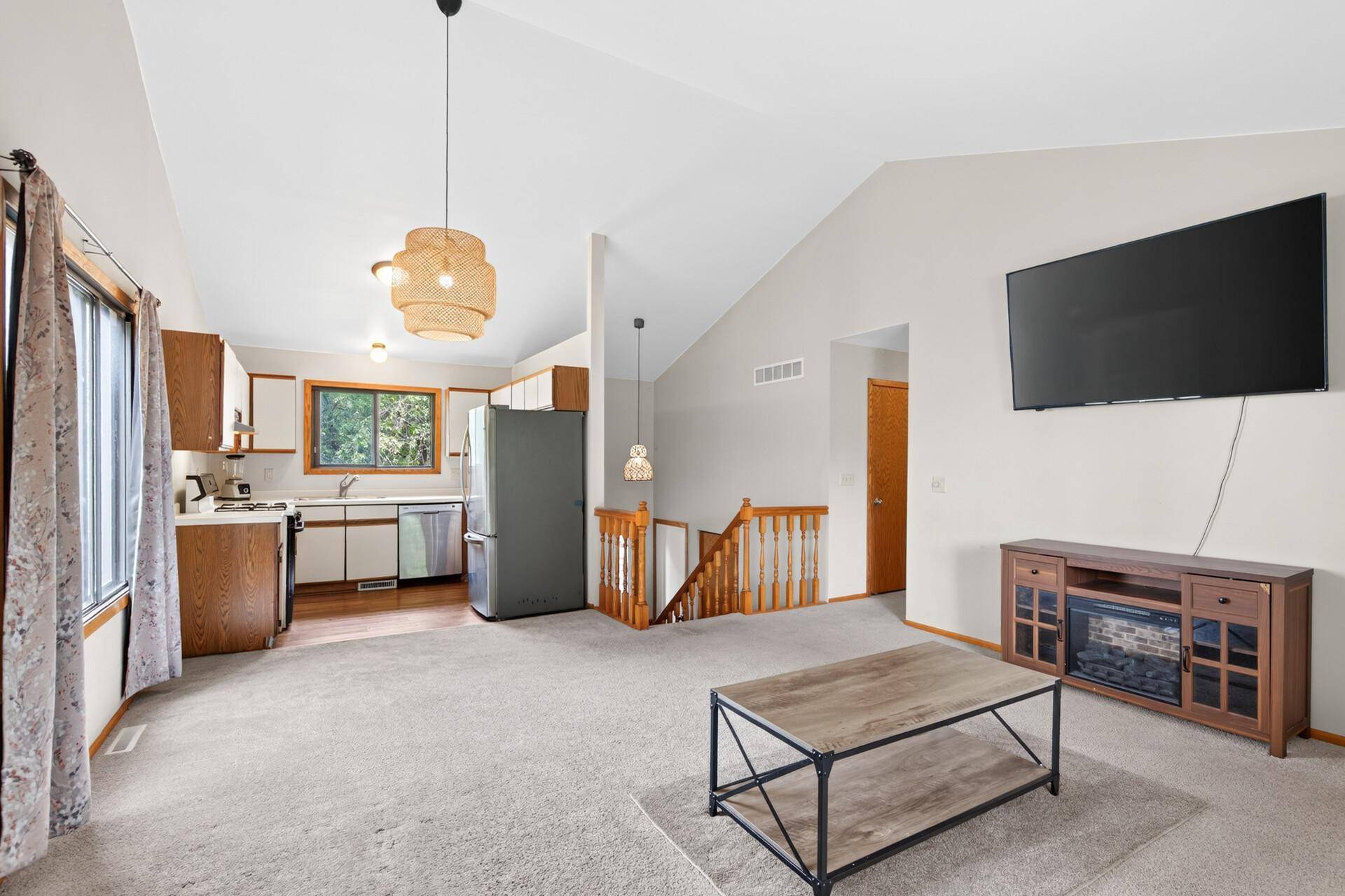 1128 Fox Run RD, Waconia, MN 55387