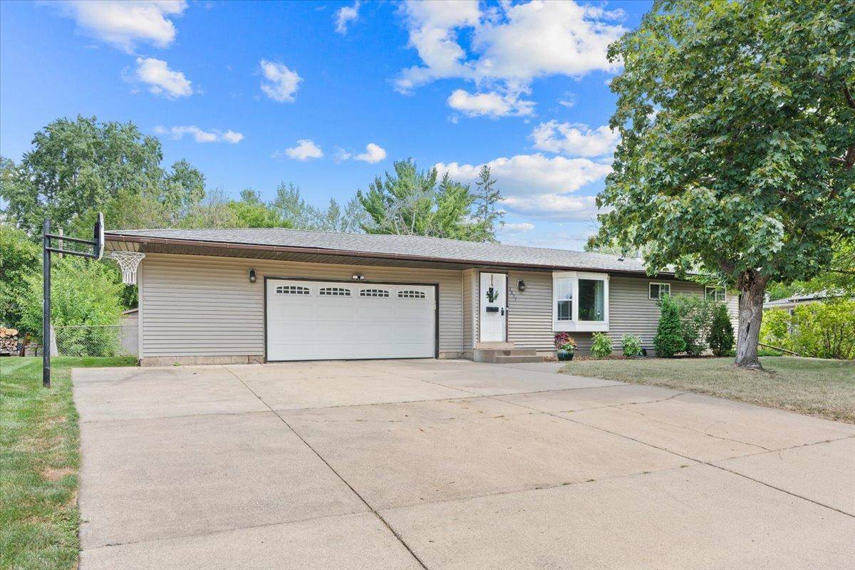 3877 71st ST E, Inver Grove Heights, MN 55076