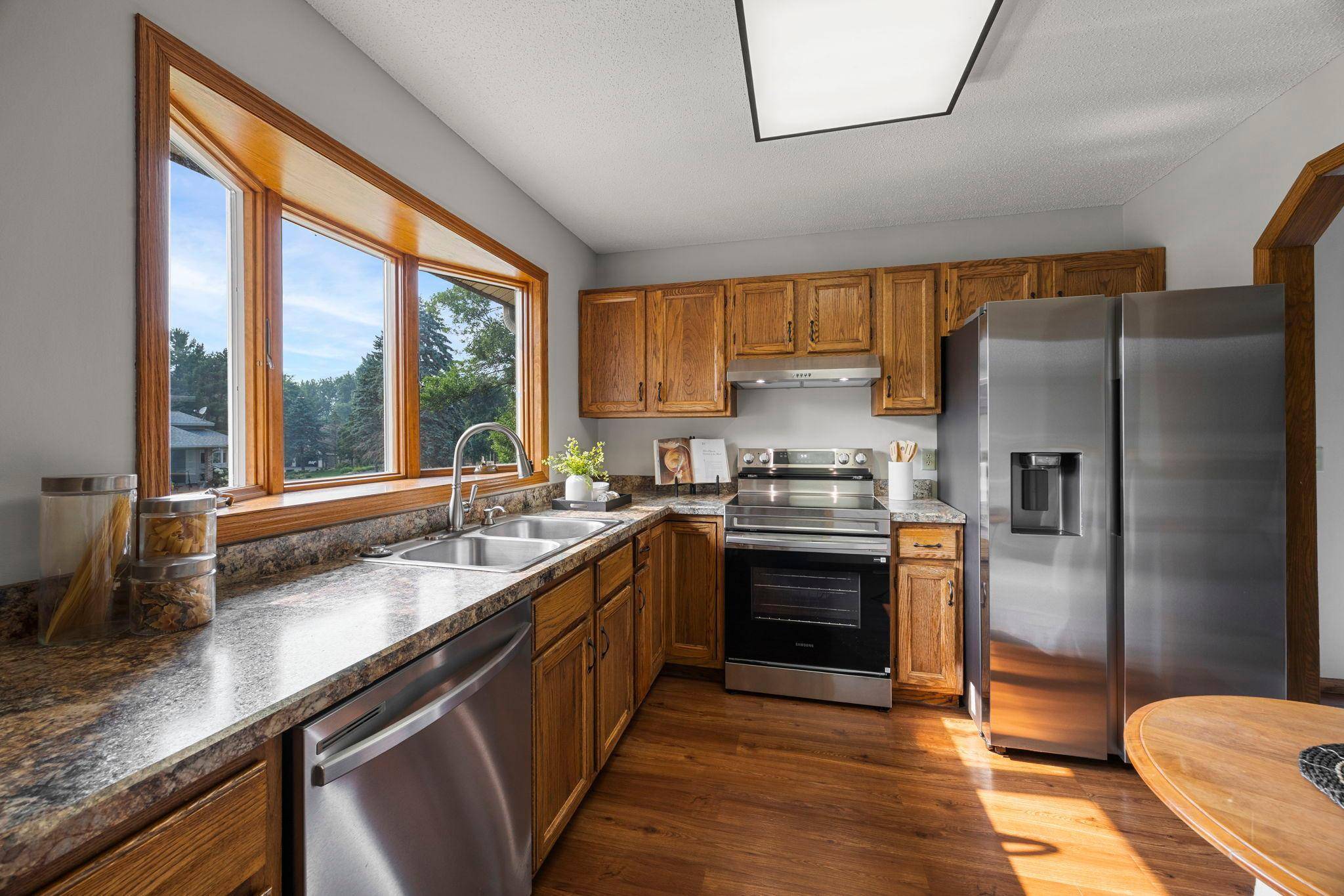 5700 Deer TRL E, Shoreview, MN 55126