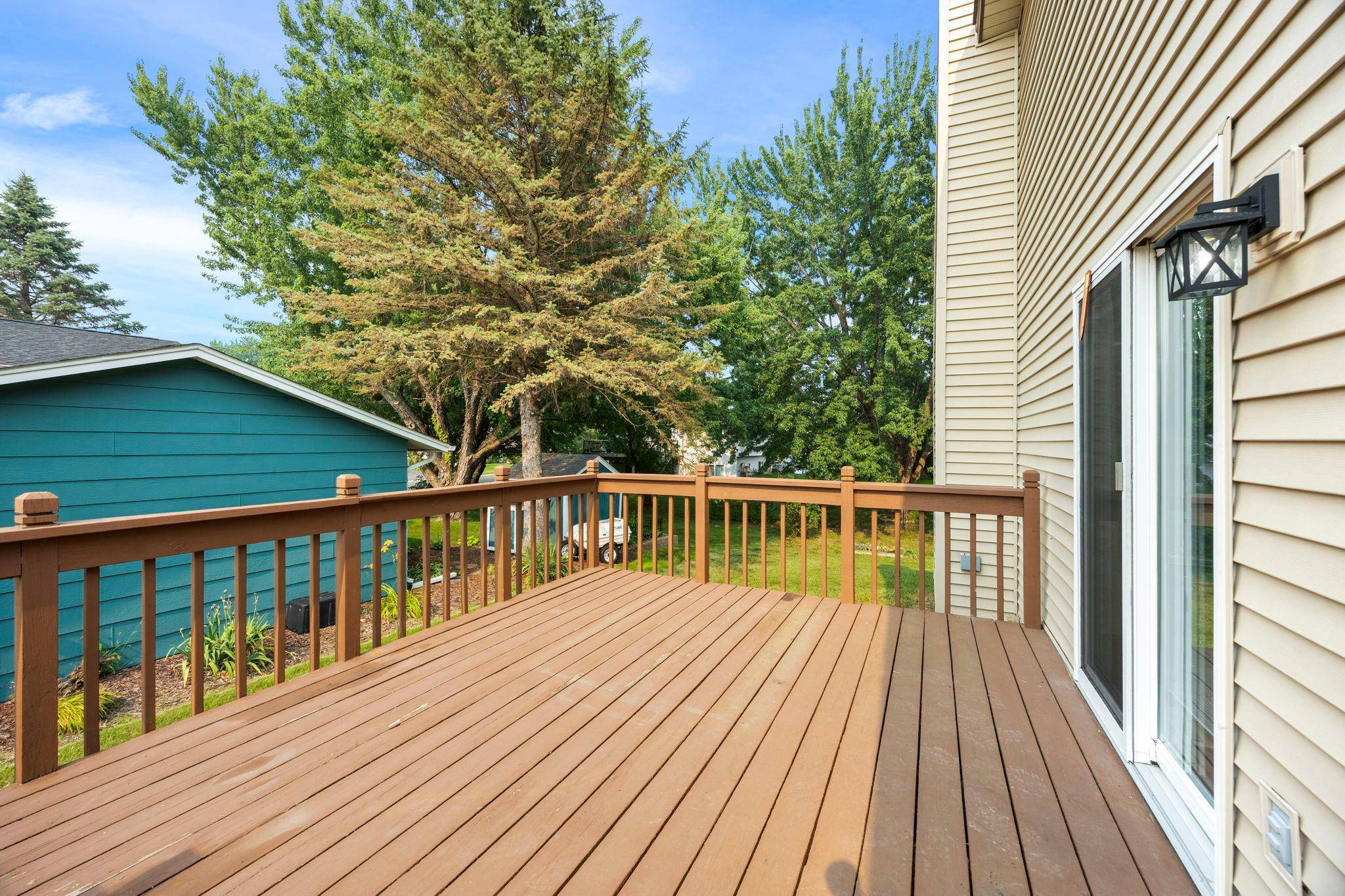 5700 Deer TRL E, Shoreview, MN 55126