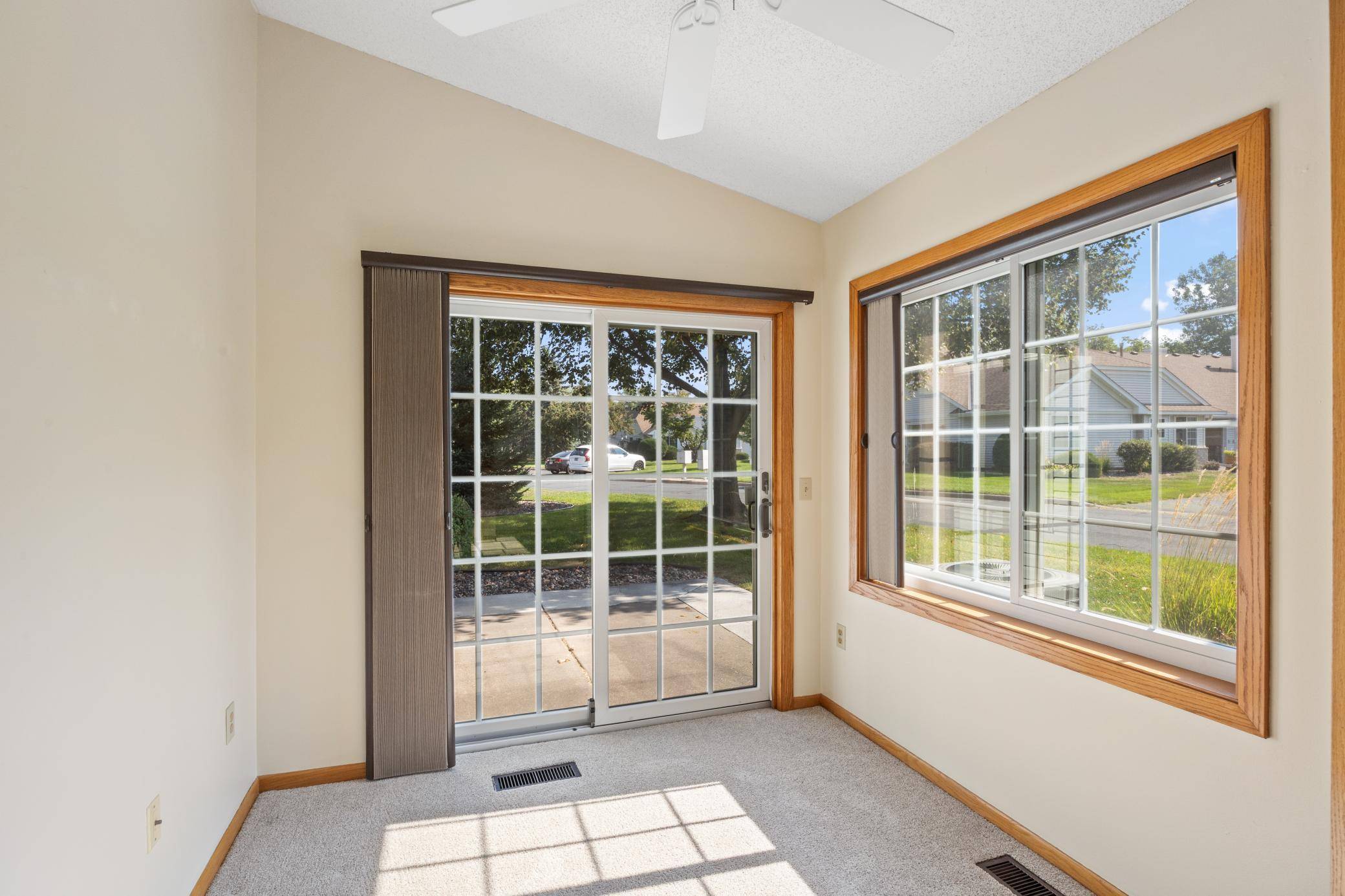 4143 Ruby LN #72, Eagan, MN 55122