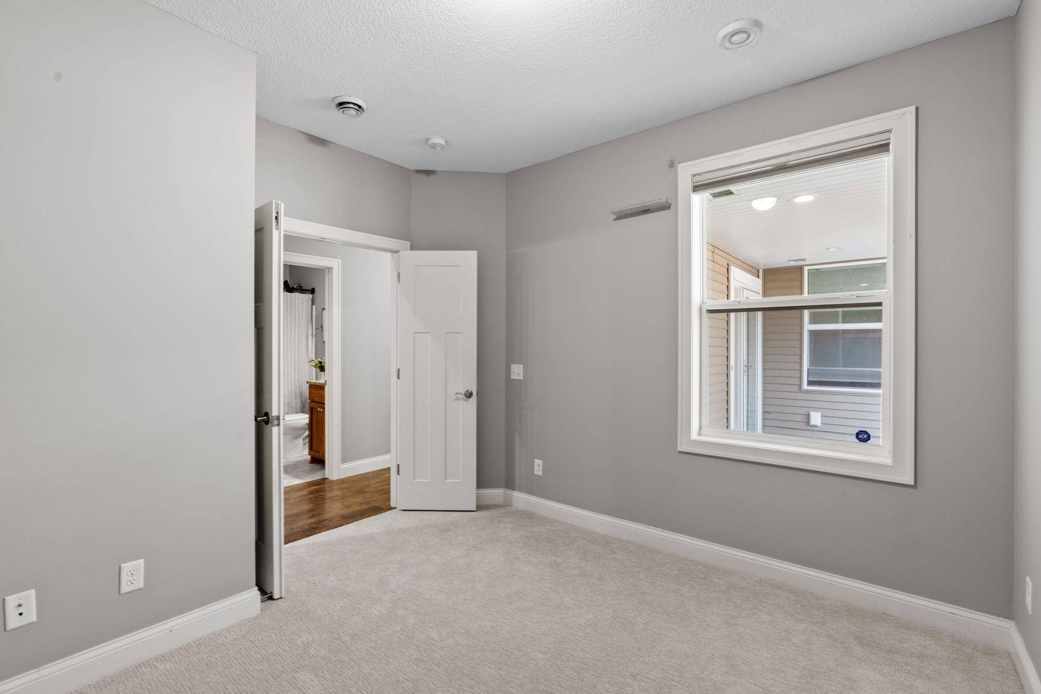 620 Liberty WAY, Vadnais Heights, MN 55127