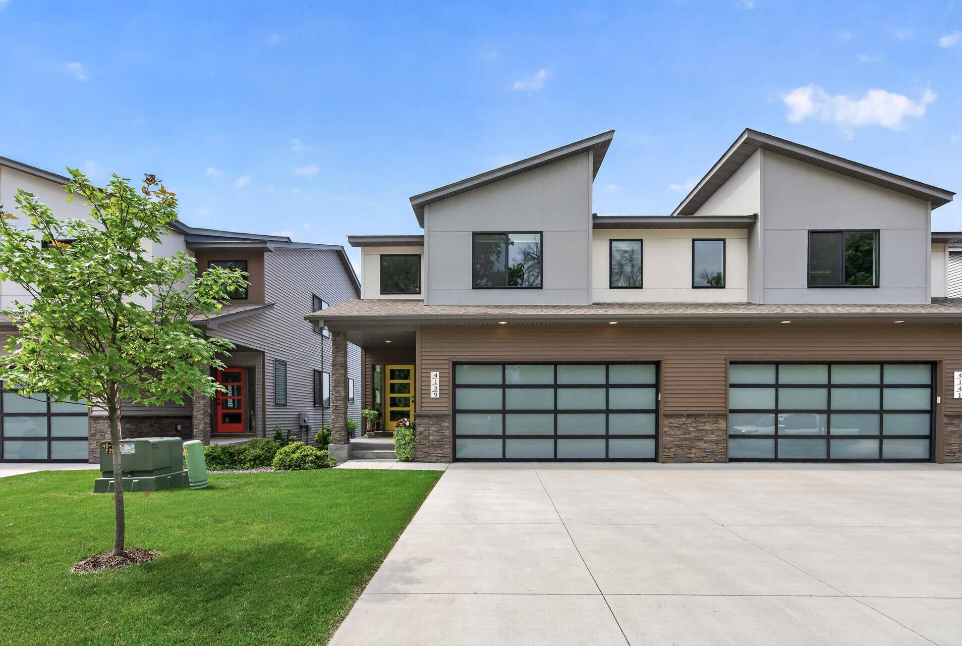 4139 Isaac CT, Vadnais Heights, MN 55127