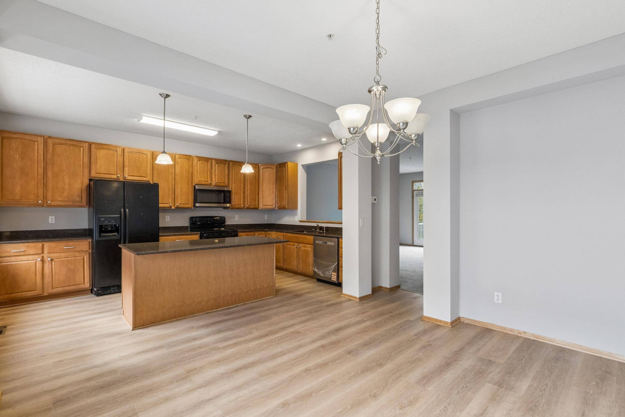 1662 Village TRL E #3, Maplewood, MN 55109