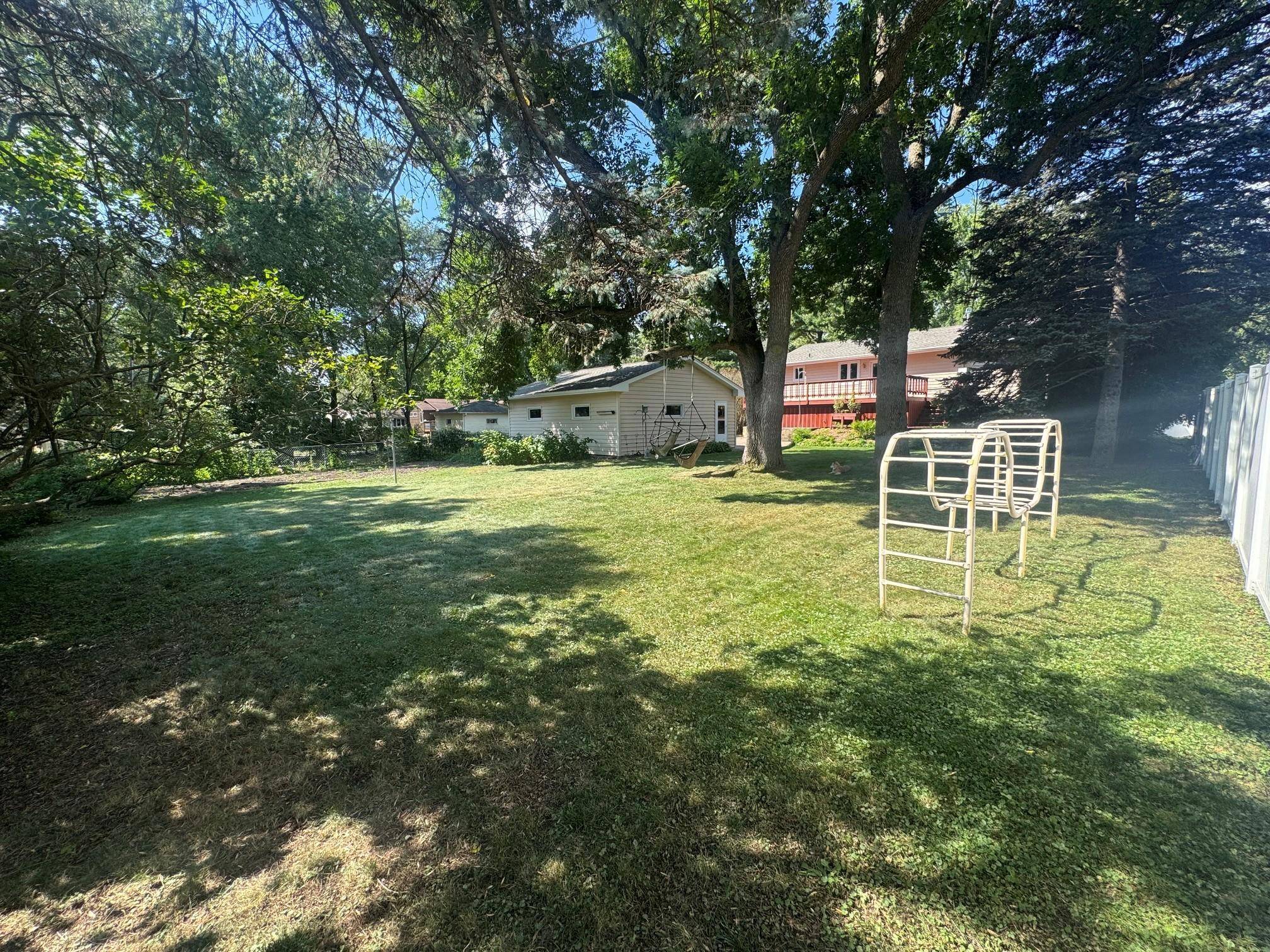 450 Ranchview LN N, Plymouth, MN 55447