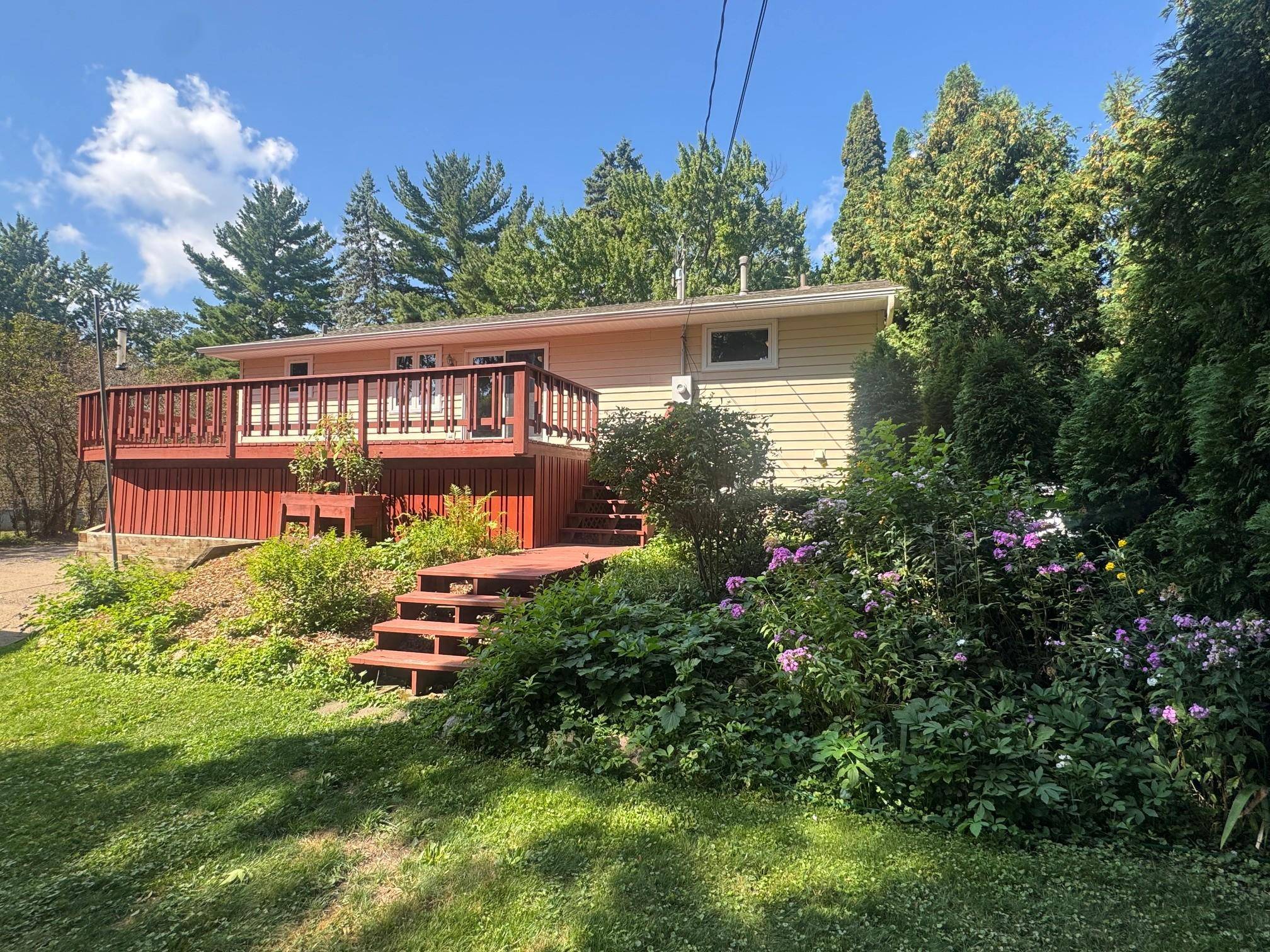 450 Ranchview LN N, Plymouth, MN 55447