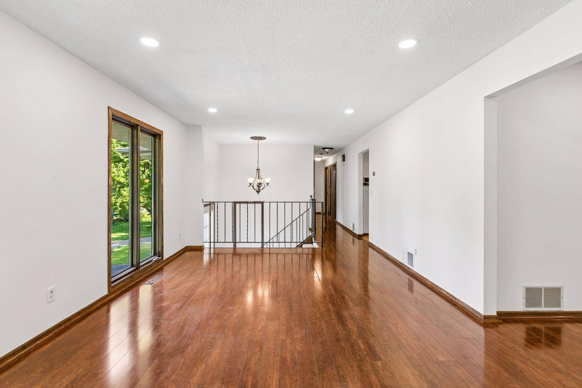 761 Torchwood CT, New Brighton, MN 55112
