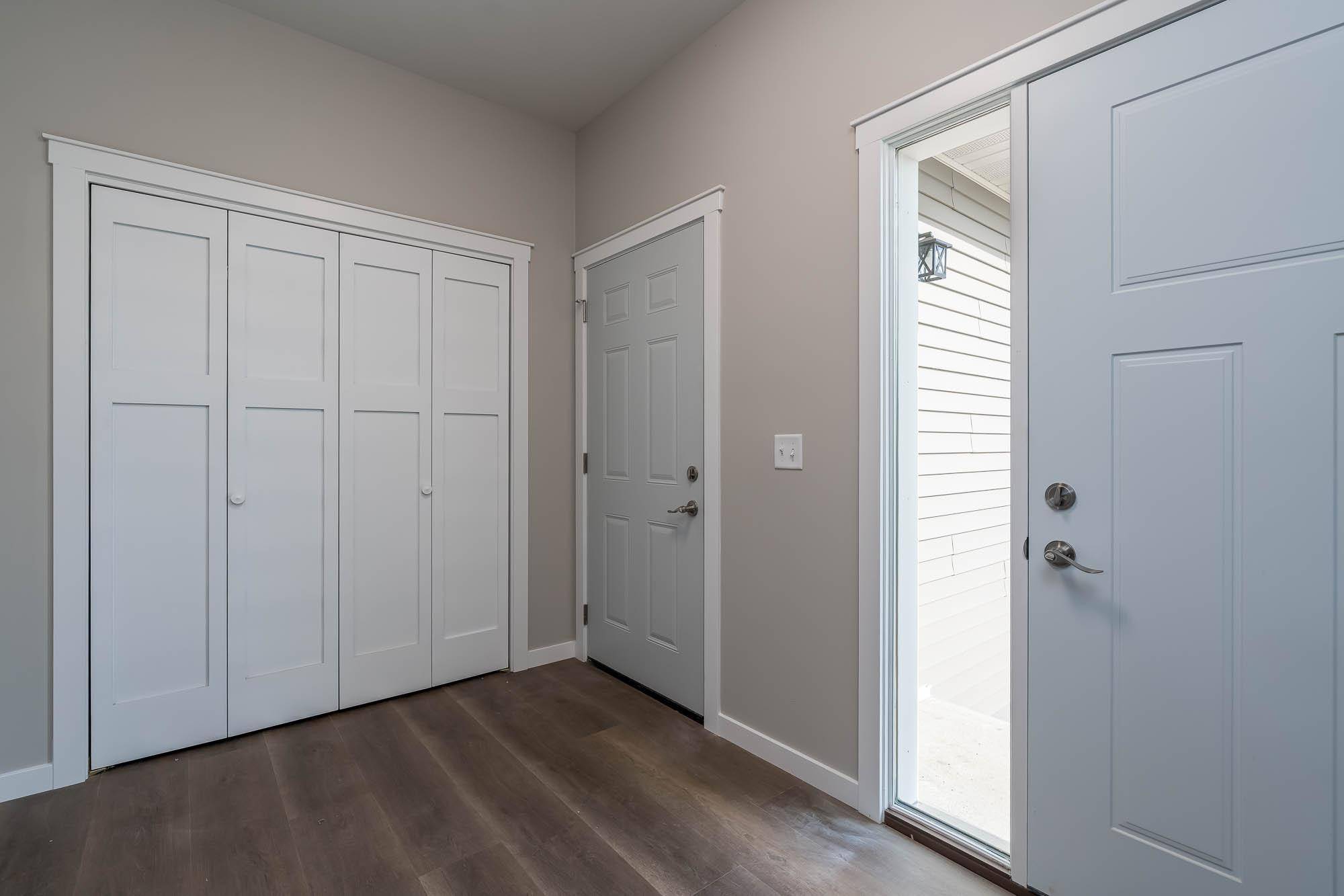 123 Erin CT, Nicollet, MN 56074