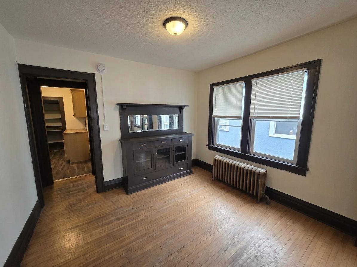 2020 E Franklin Ave S Franklin, Minneapolis, MN 55404