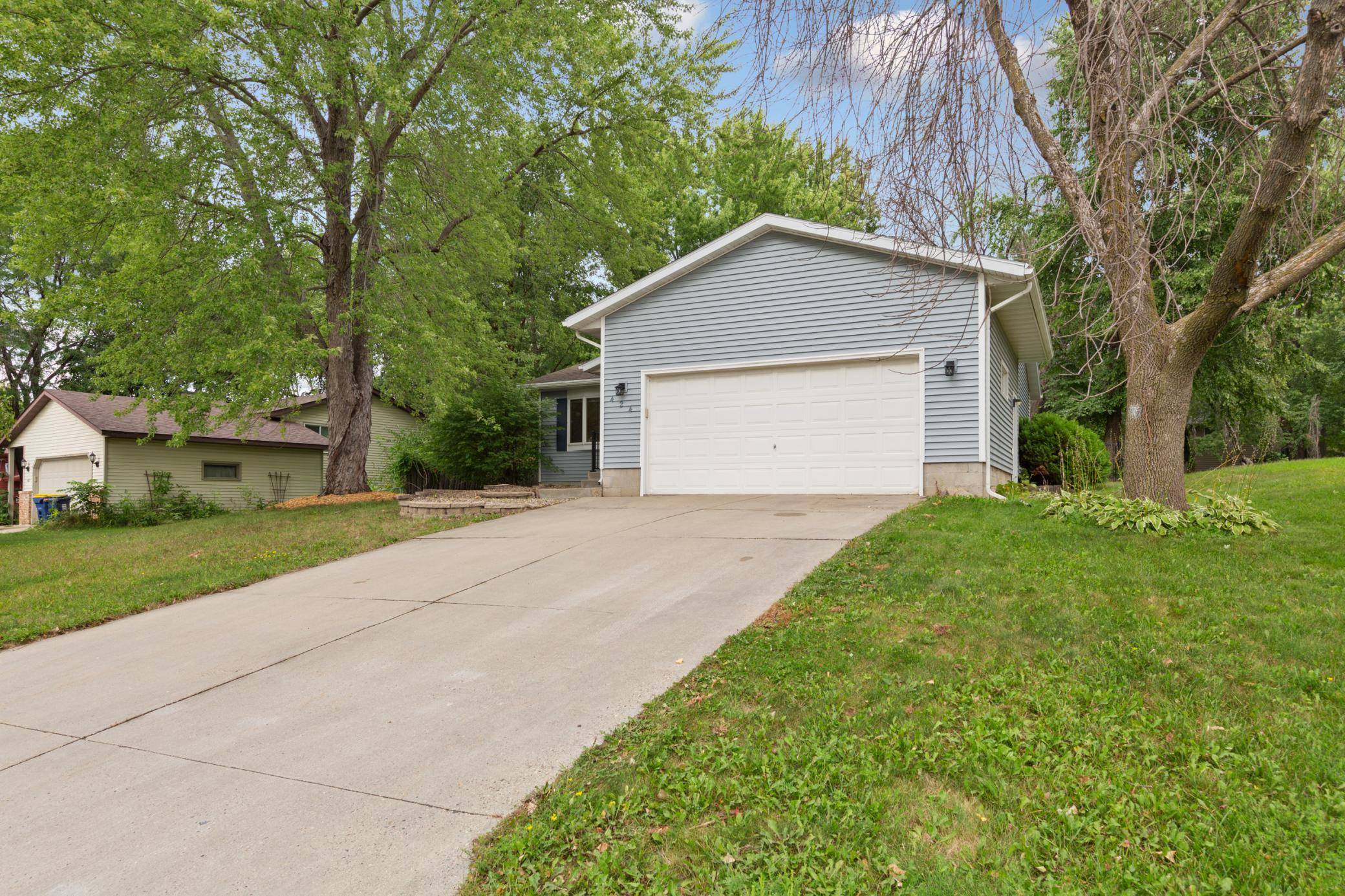 424 Littleford LN, Faribault, MN 55021