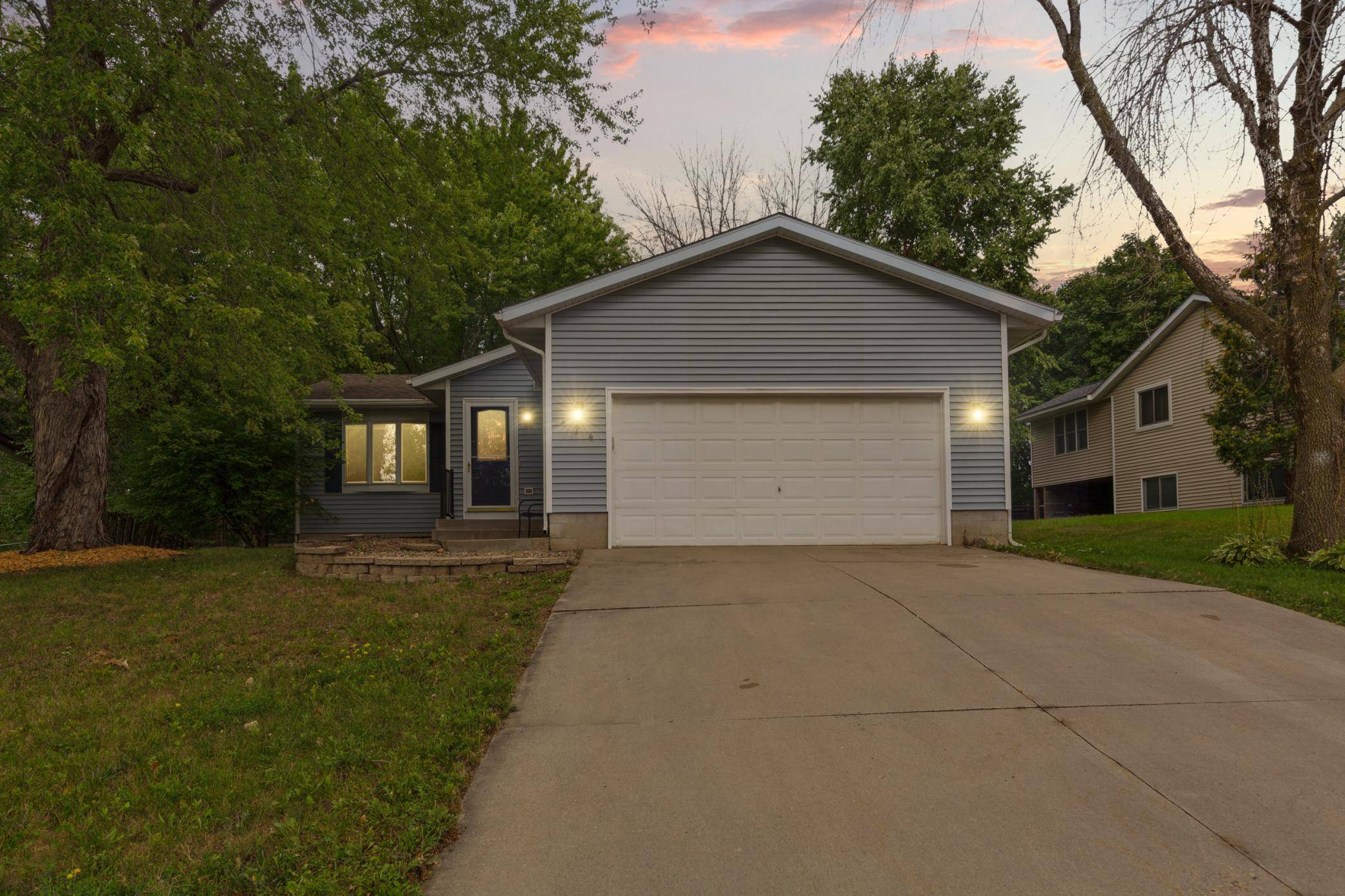 424 Littleford LN, Faribault, MN 55021