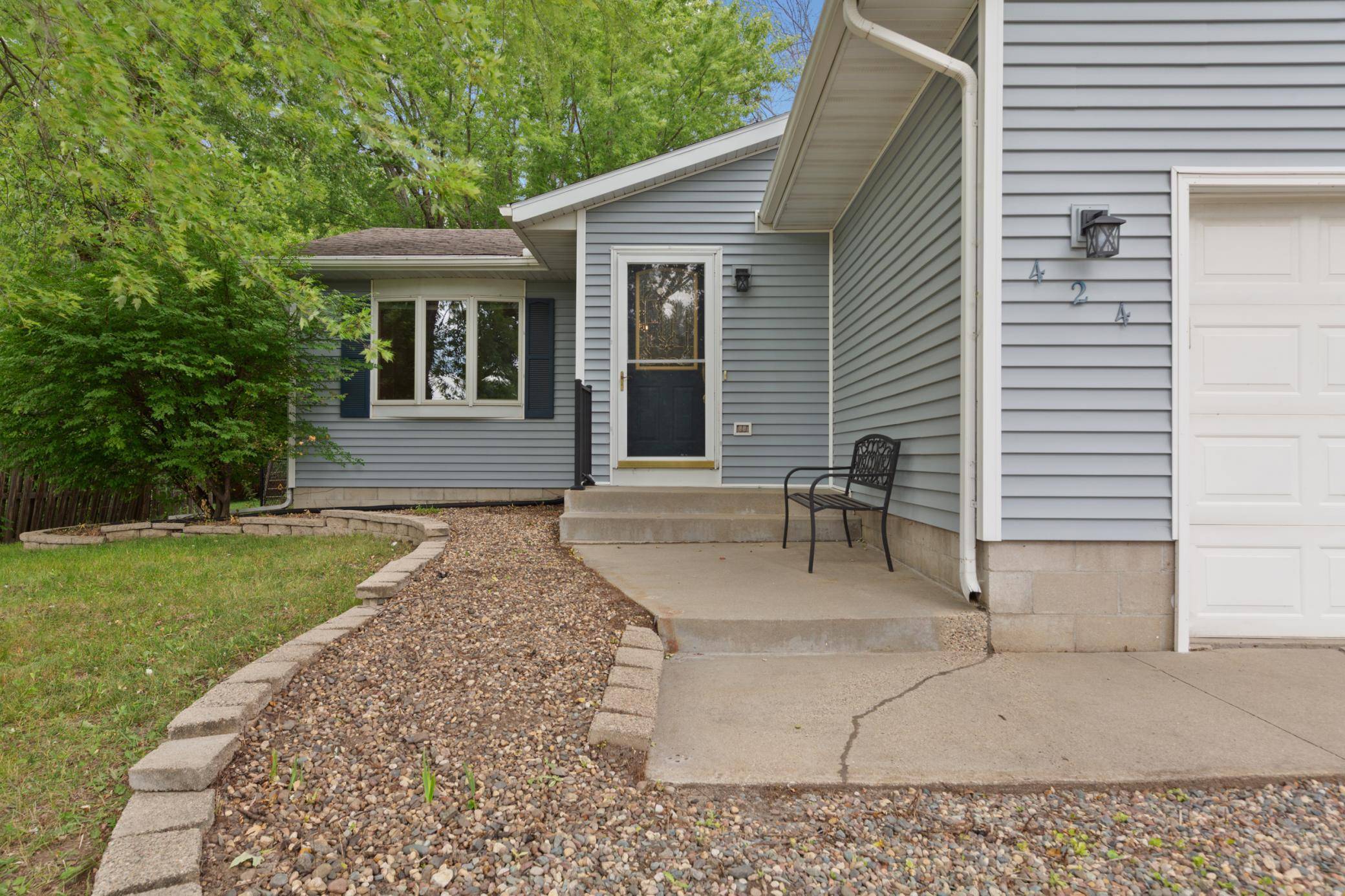 424 Littleford LN, Faribault, MN 55021