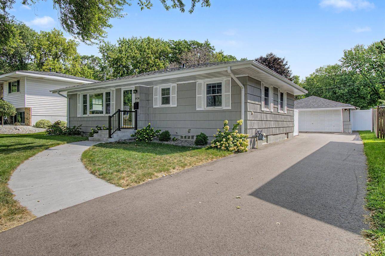 1424 Rhode Island AVE N, Golden Valley, MN 55427